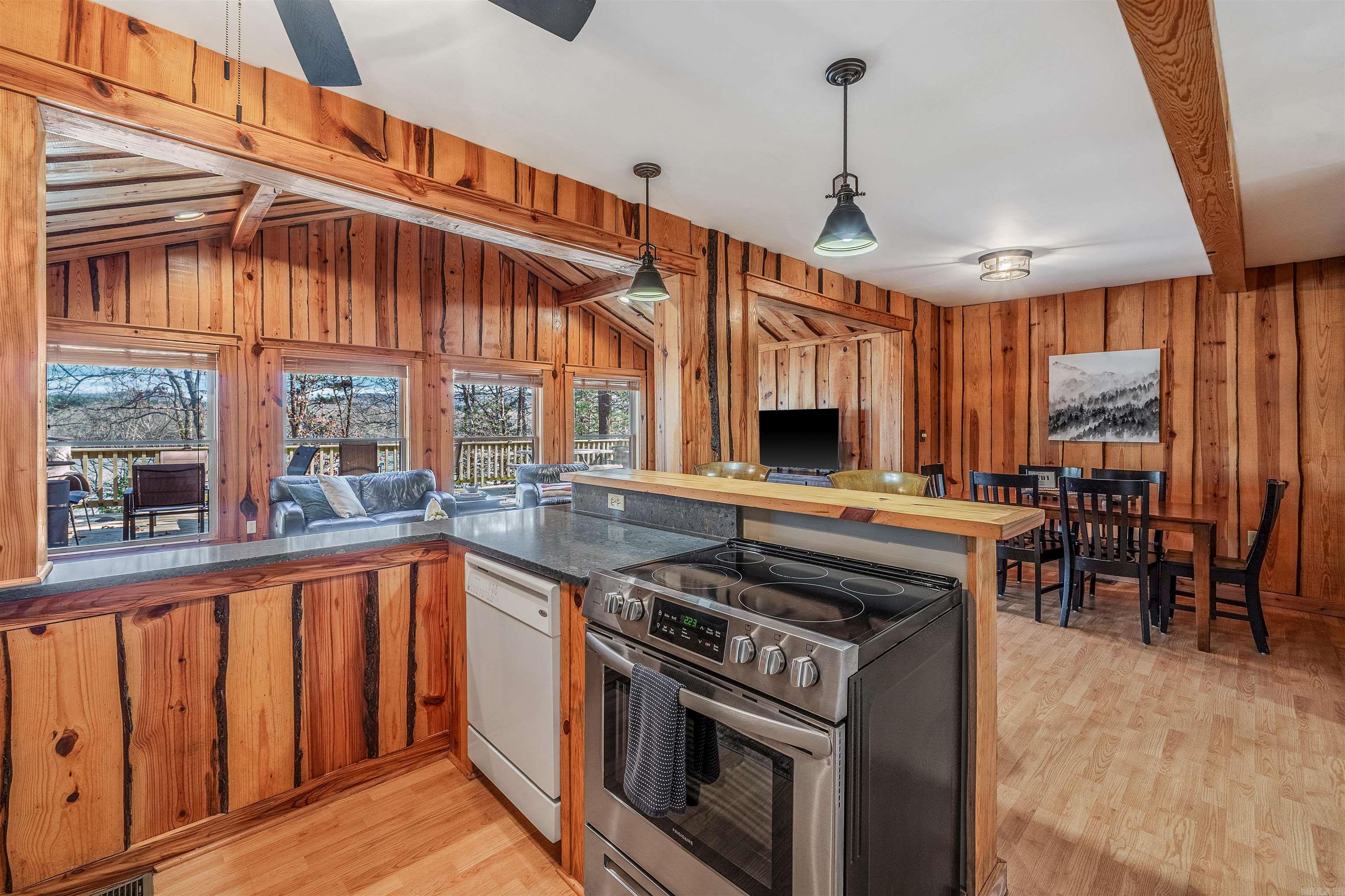 114  Sills Cove  Shirley, AR