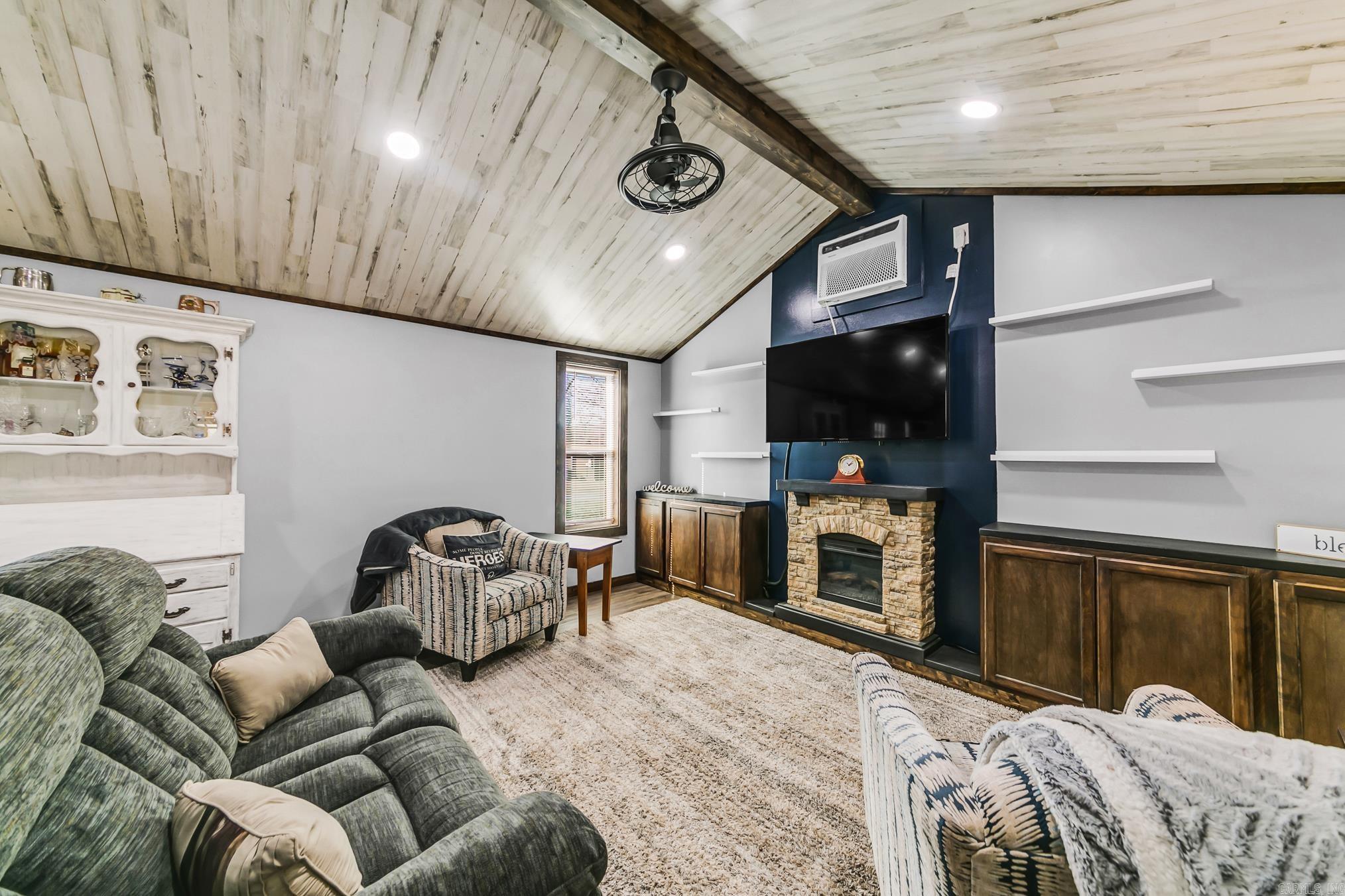 1588 Ridge  El Paso, AR