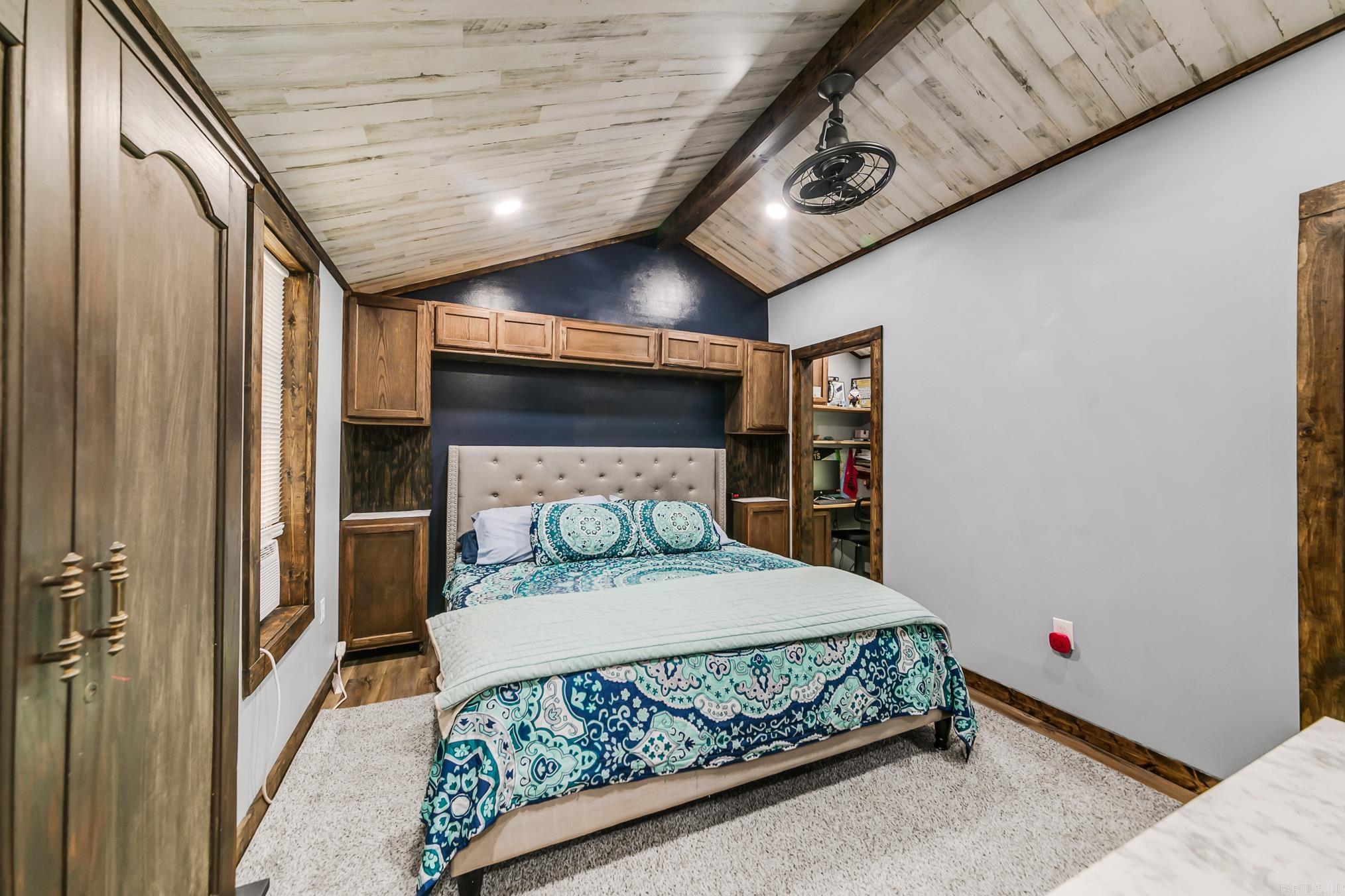 1588 Ridge  El Paso, AR