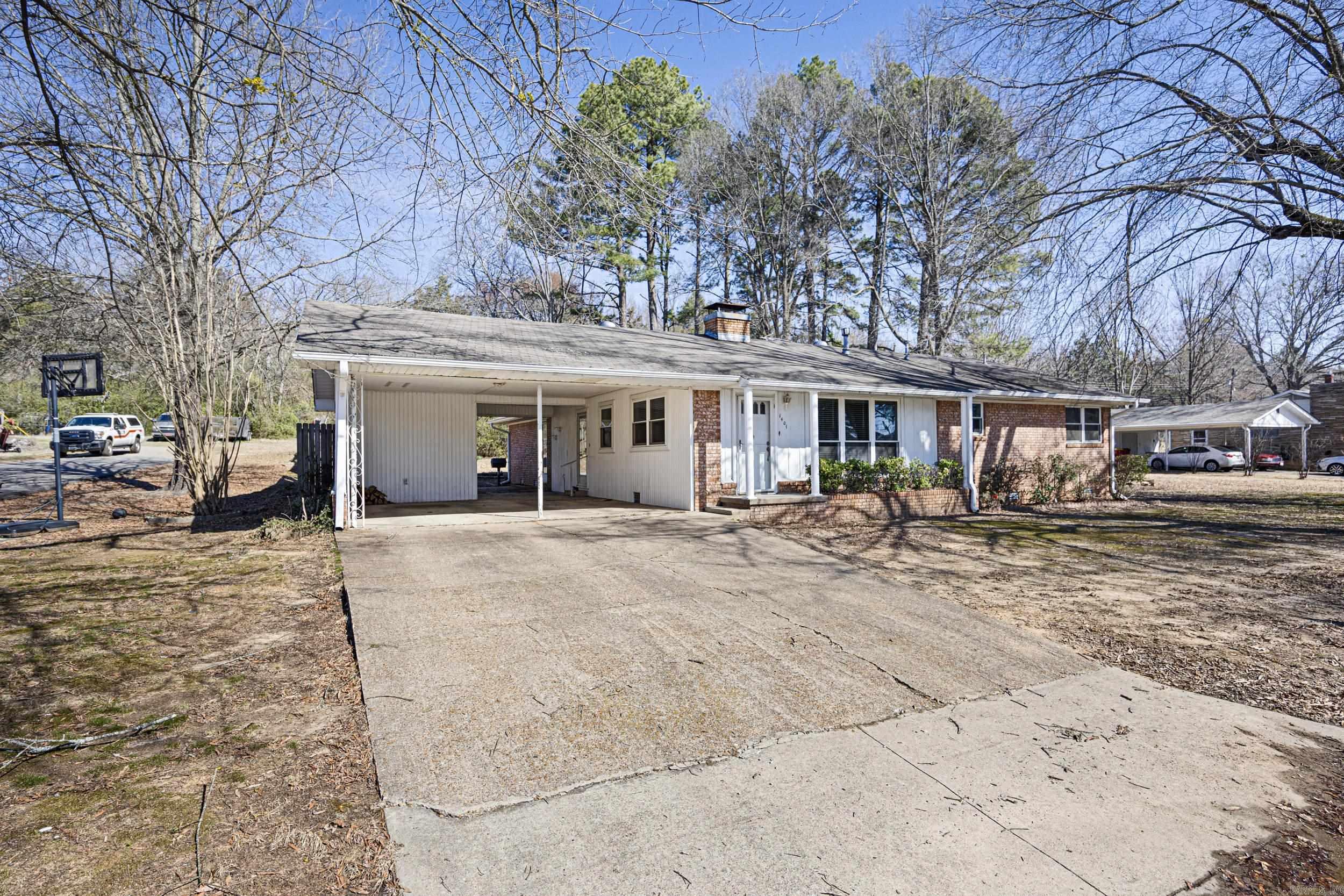 1401  HOLLOWAY  Morrilton, AR