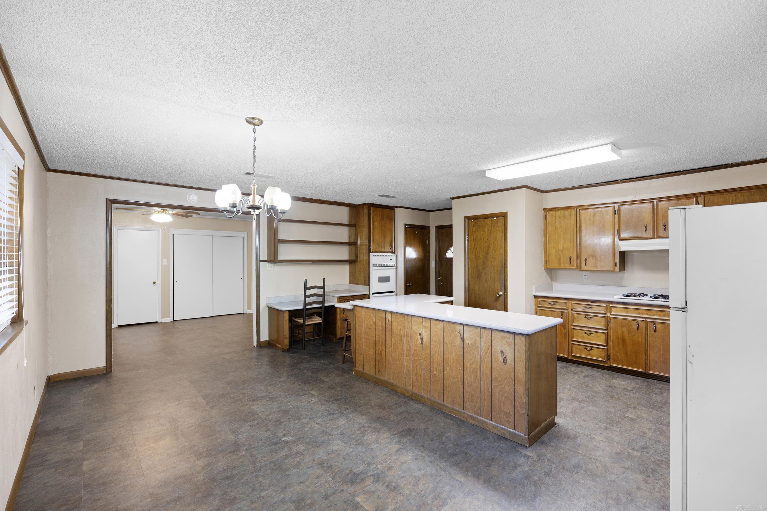 1401  HOLLOWAY  Morrilton, AR