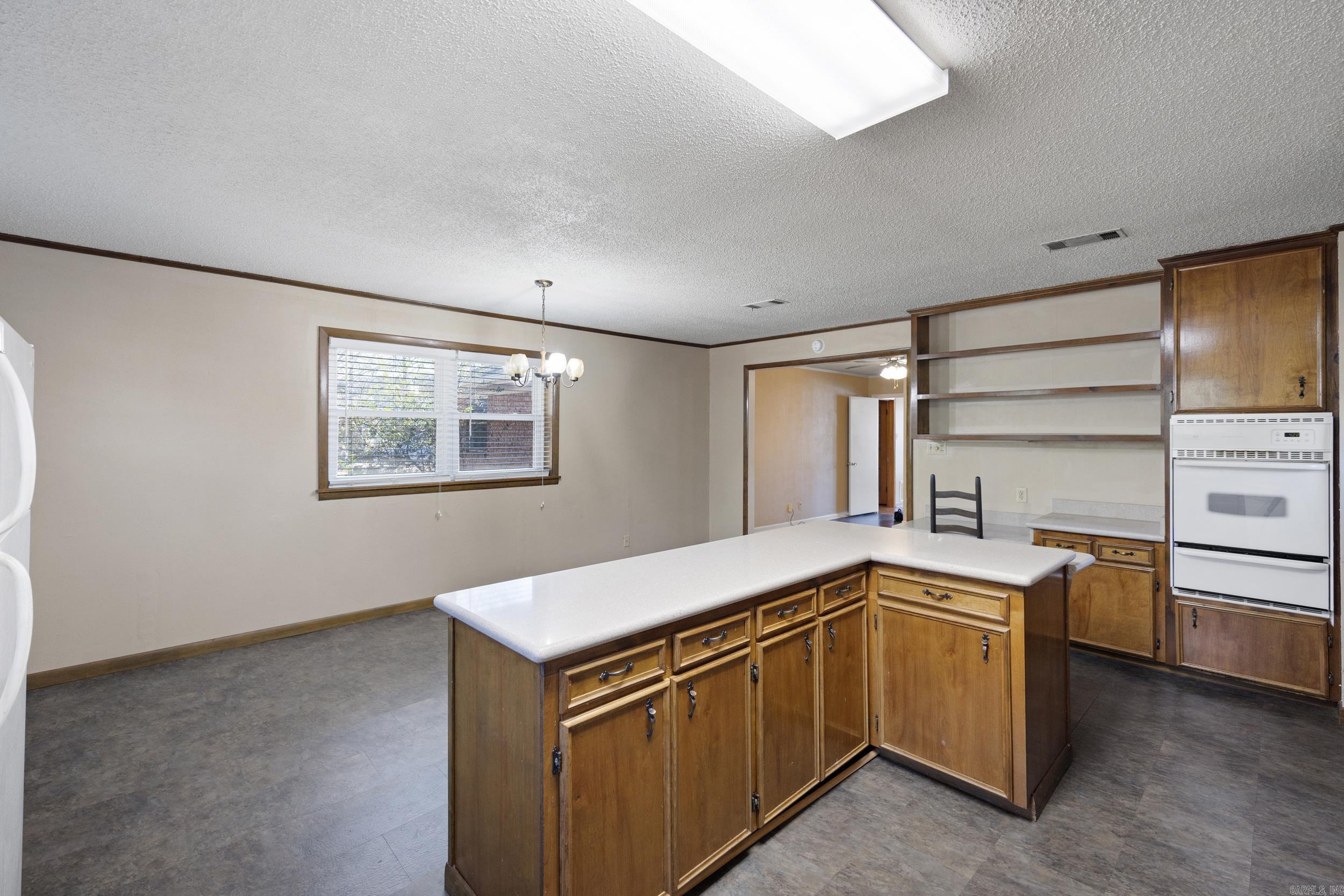 1401  HOLLOWAY  Morrilton, AR