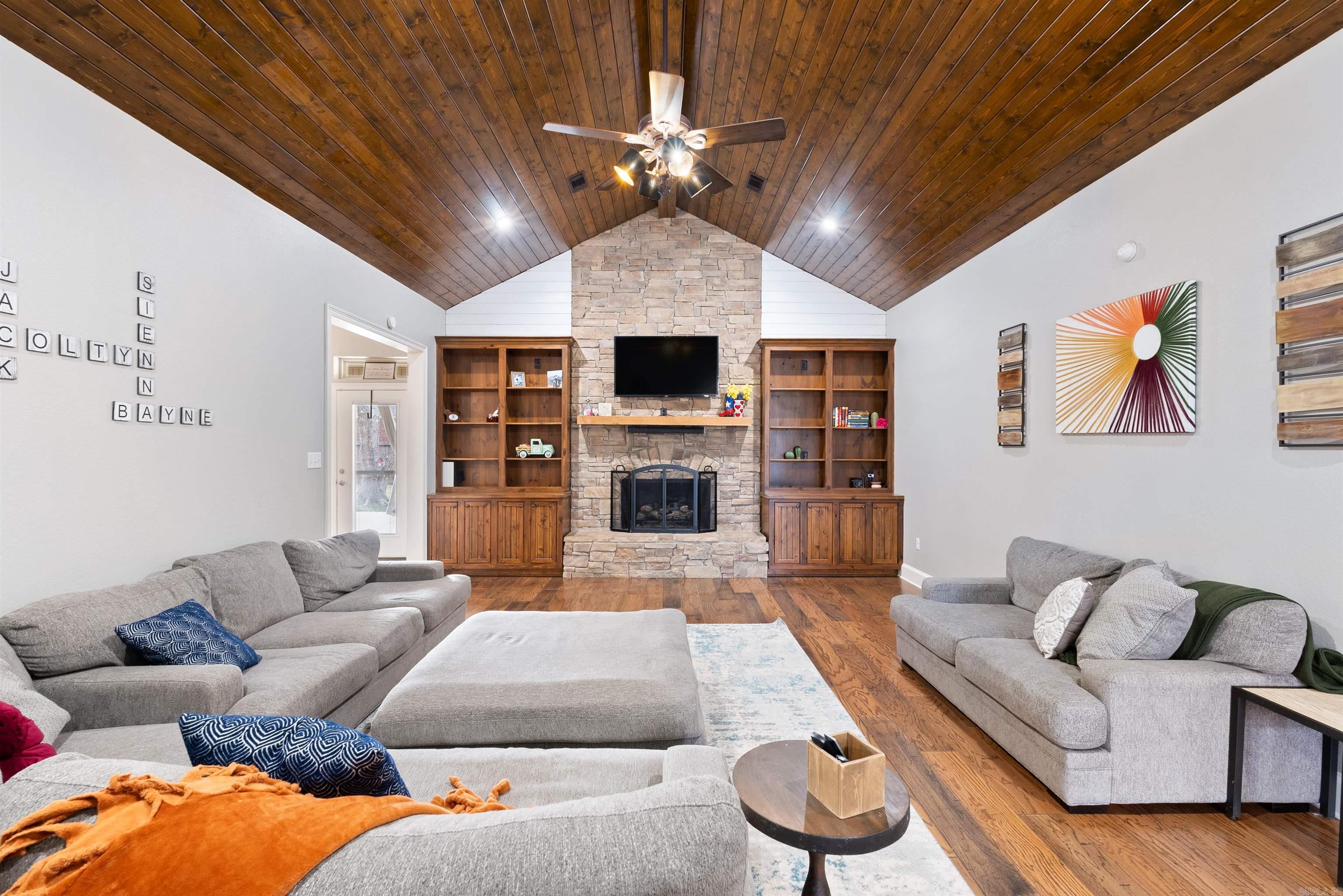 23  Kalli  Vilonia, AR