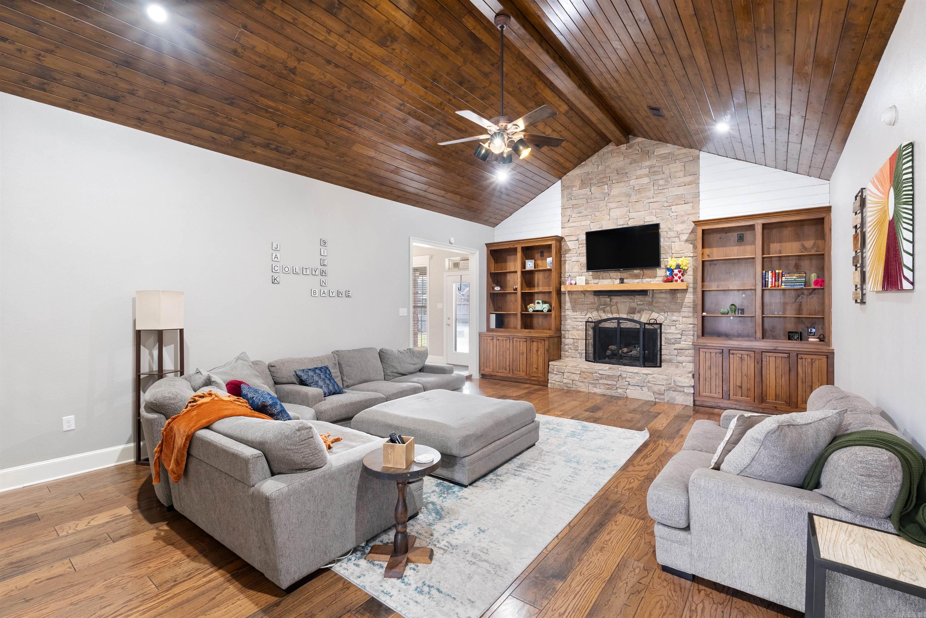 23  Kalli  Vilonia, AR