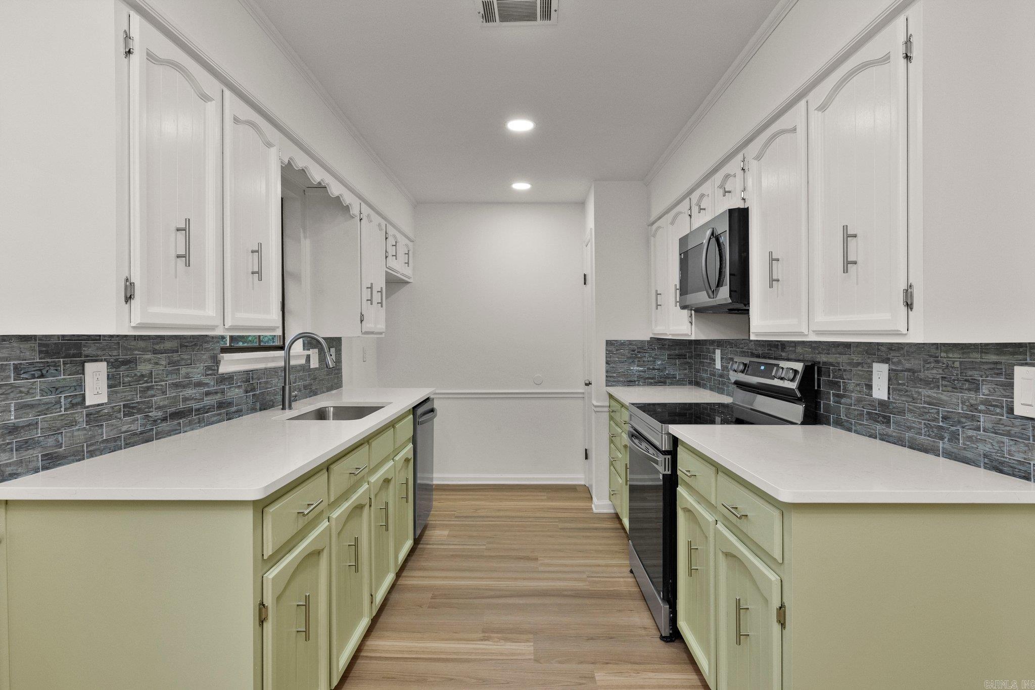 12721  Pleasant Forest  Little Rock, AR