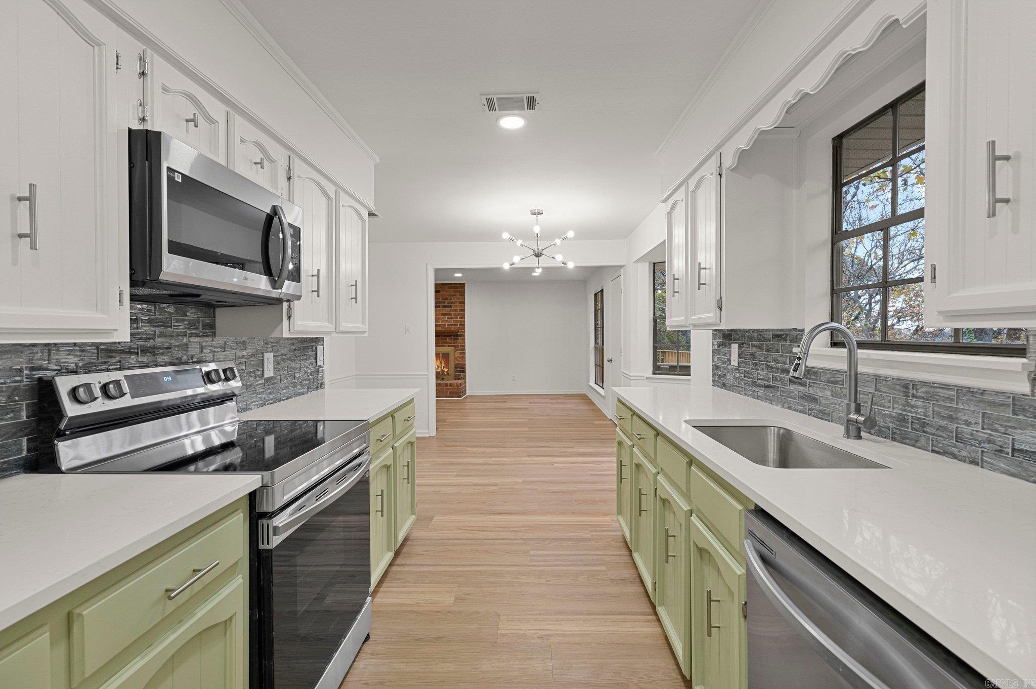 12721  Pleasant Forest  Little Rock, AR