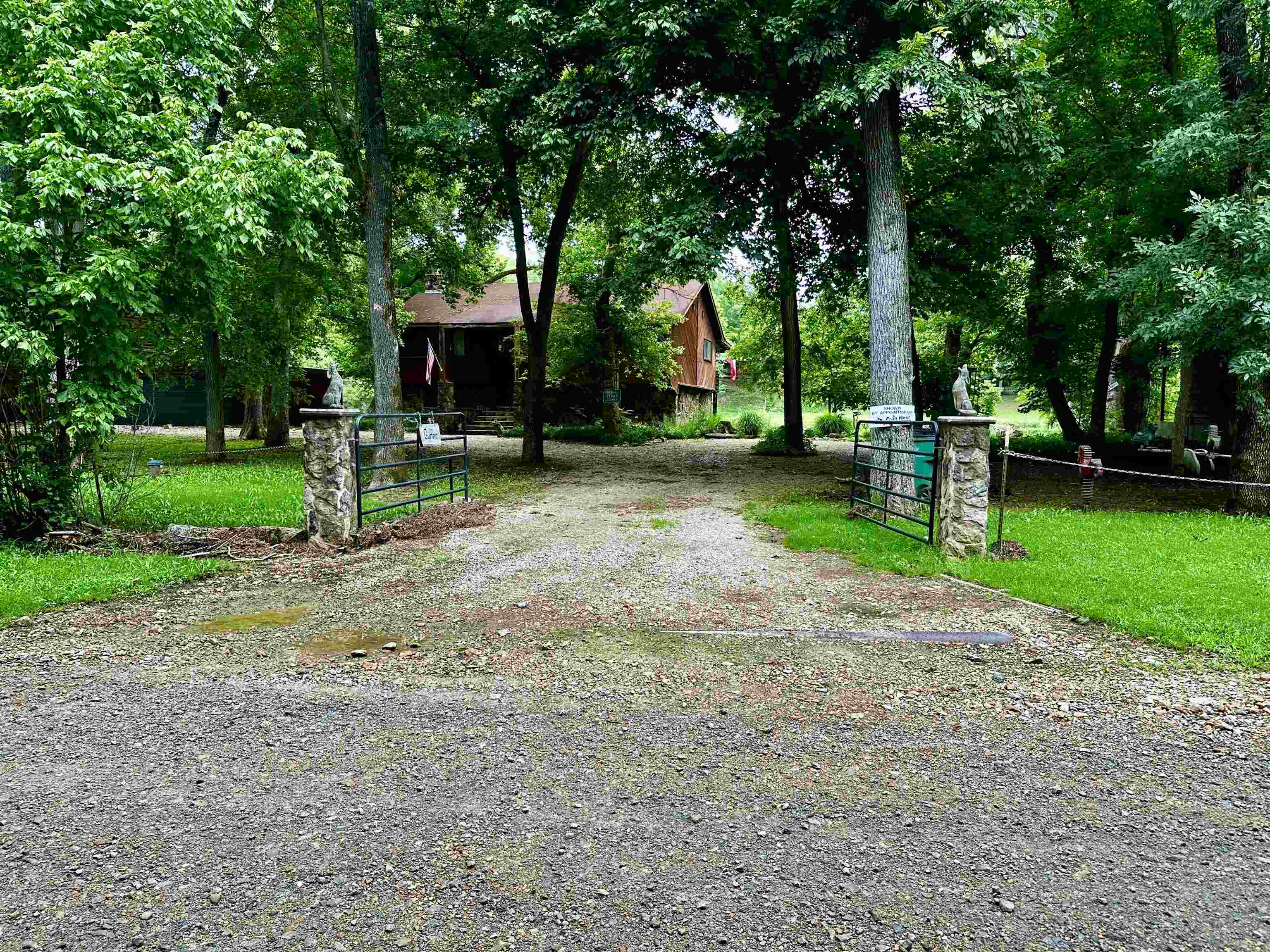   895 Saddler Falls Rd., Mammoth Spring, Arkansas 72  Mammoth Spring, AR
