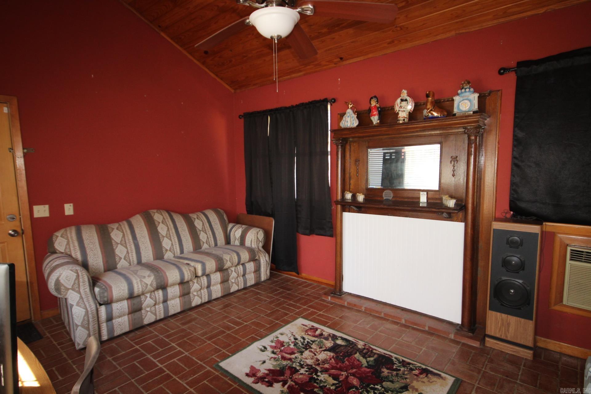319 N McClendon  Mineral Sprs., AR