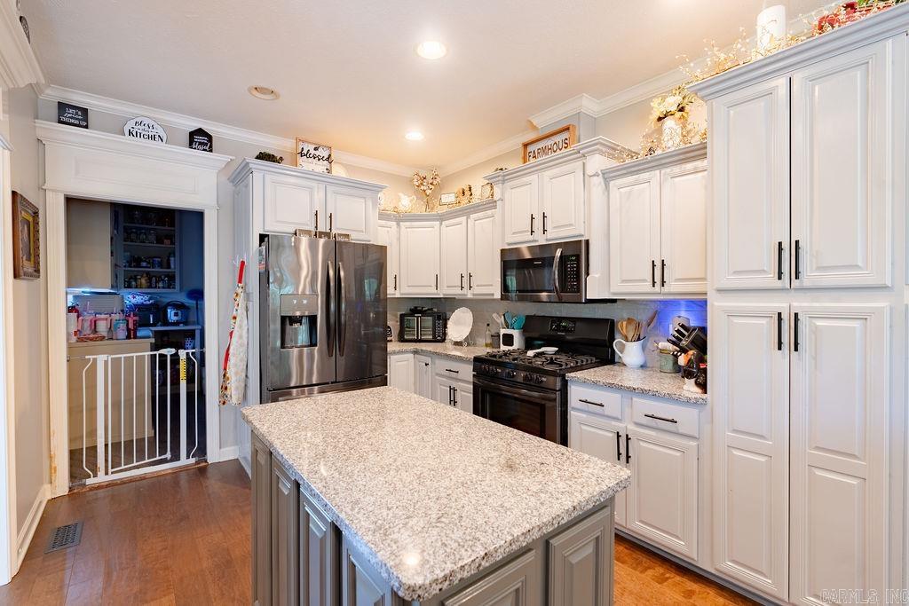 112  Ashlei  Searcy, AR