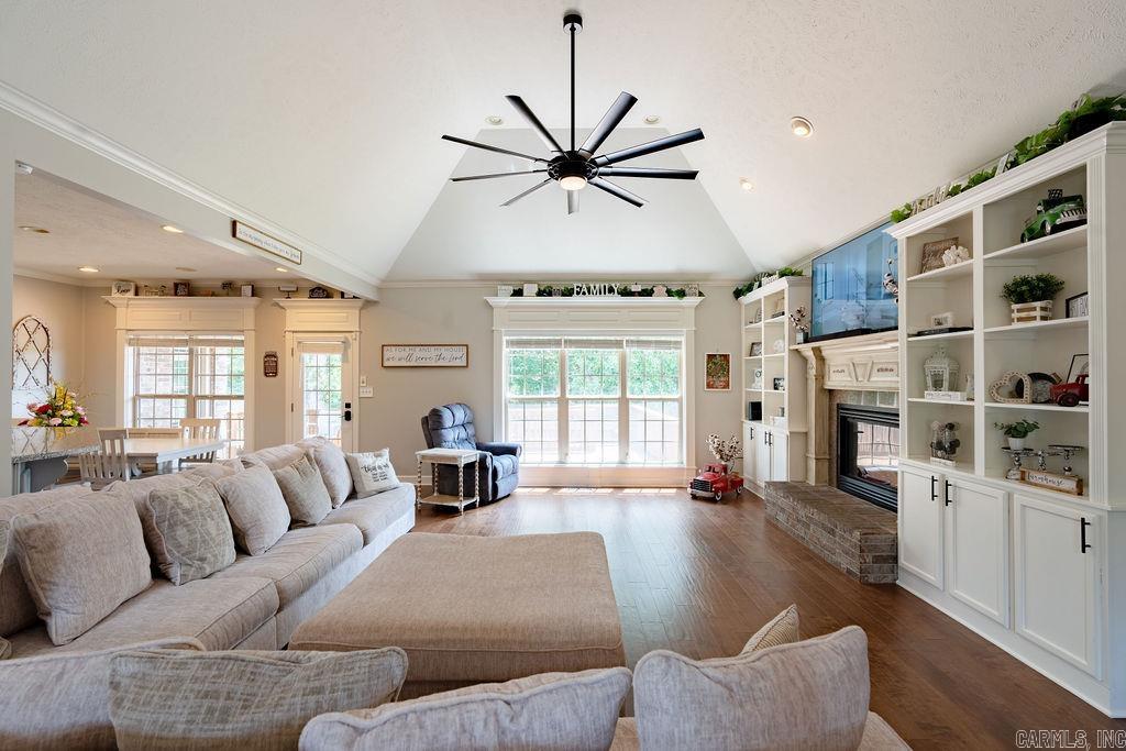 112  Ashlei  Searcy, AR