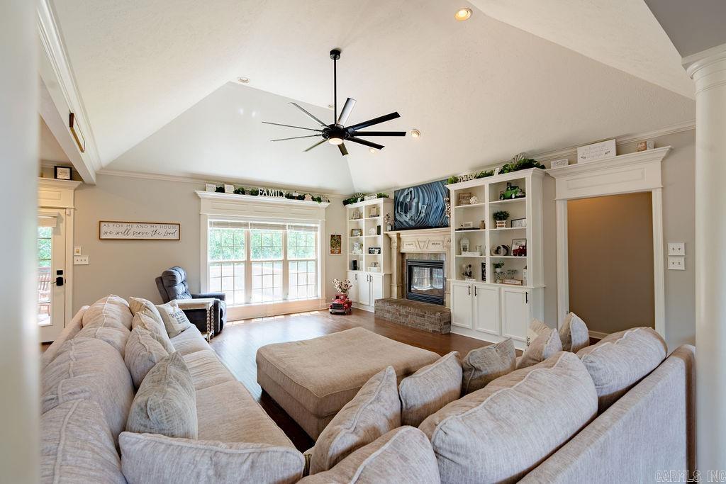 112  Ashlei  Searcy, AR