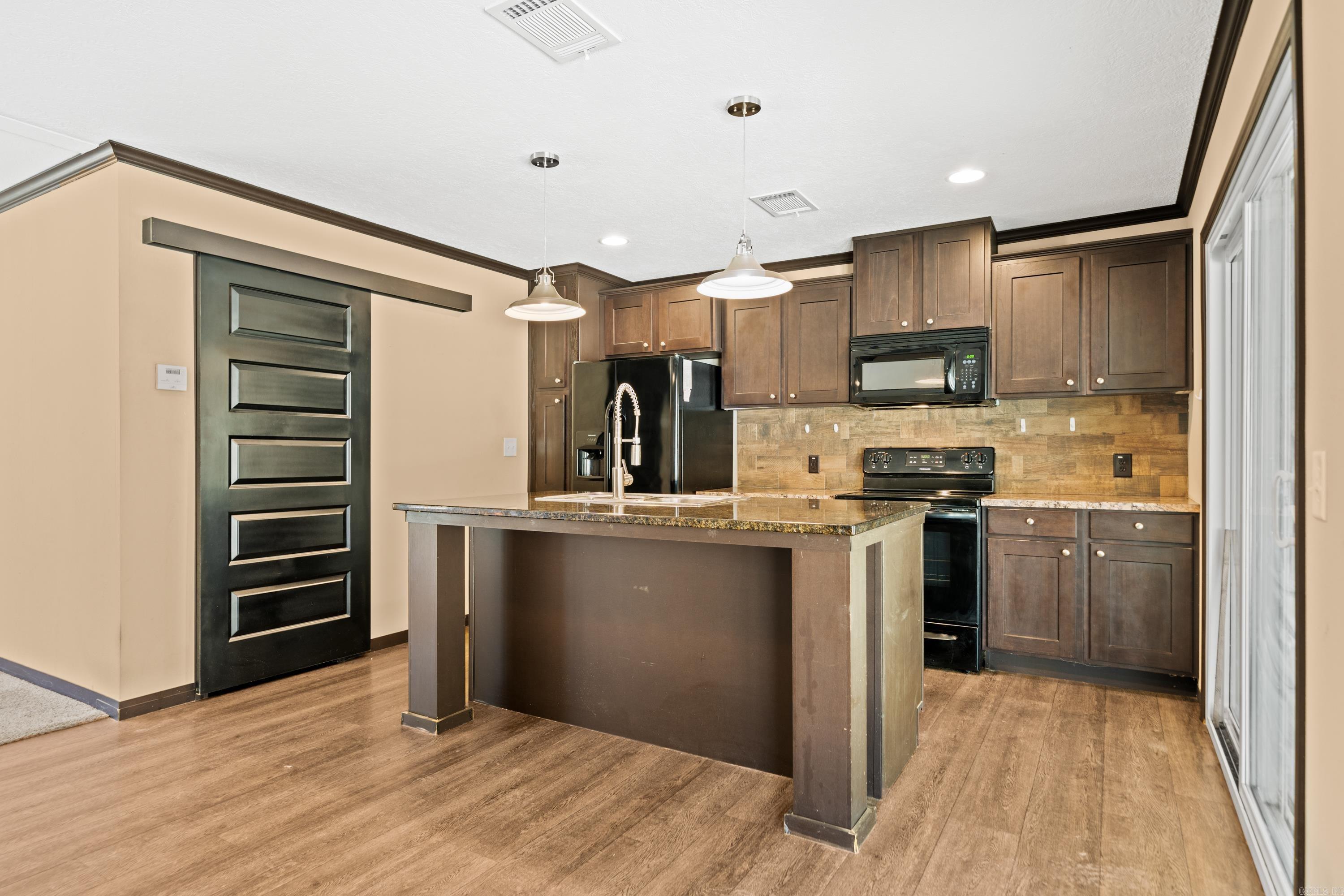 1002  Ozark  Bismarck, AR