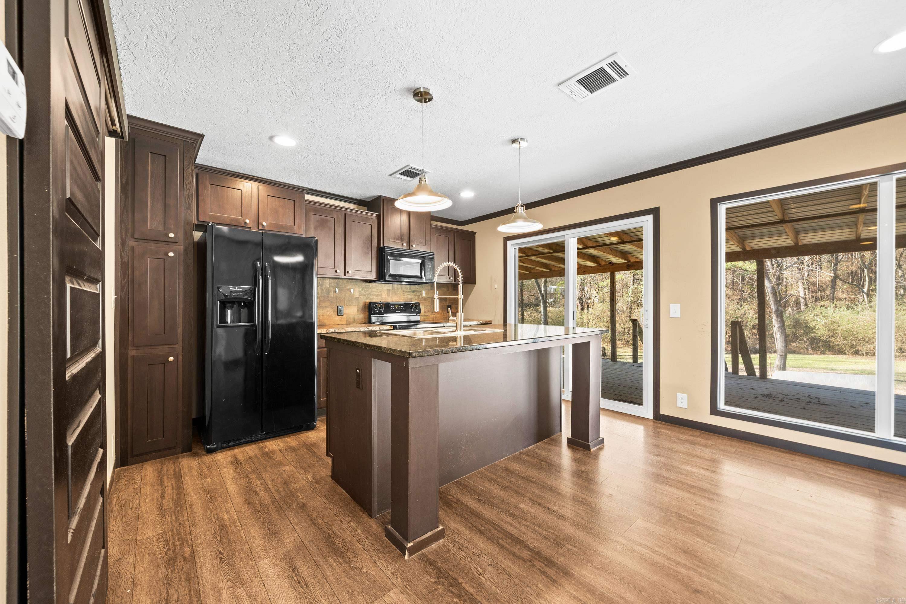 1002  Ozark  Bismarck, AR