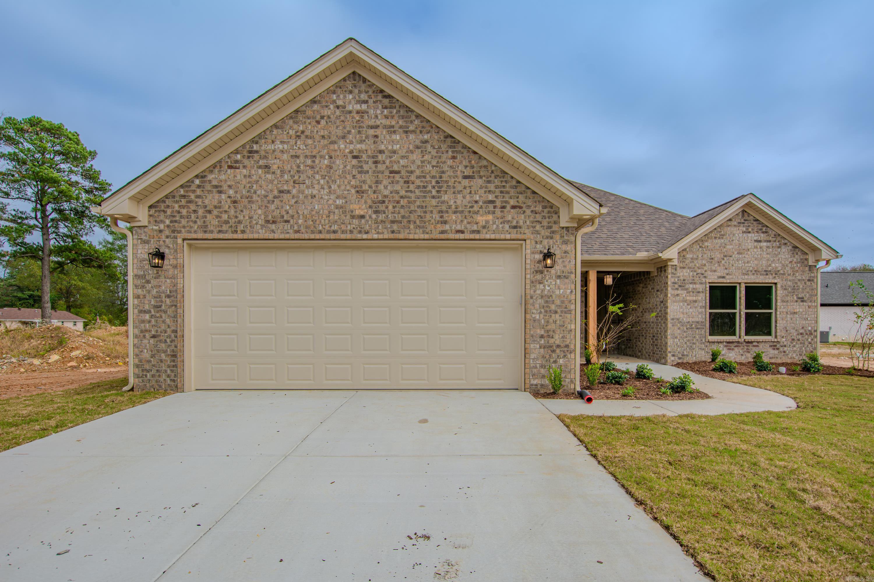 5016 Skilling Cove Benton, AR 72019