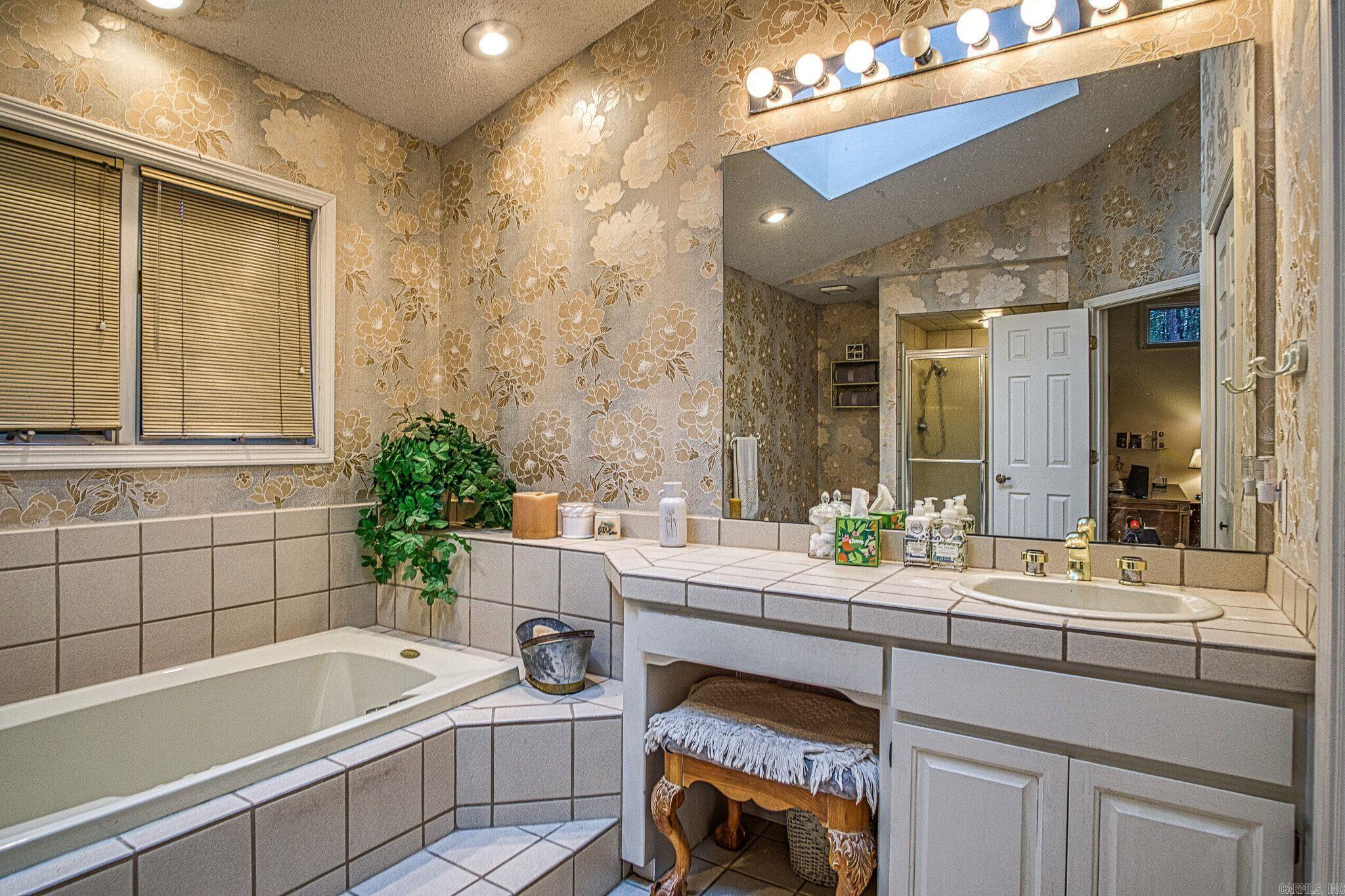 20  Fabulosa  Hot Springs Village, AR