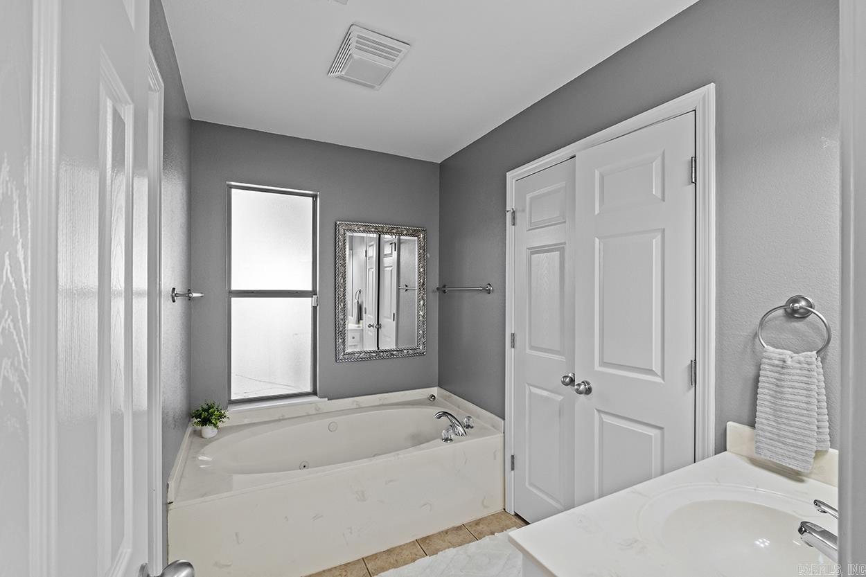 303 W Woodruff  Sherwood, AR