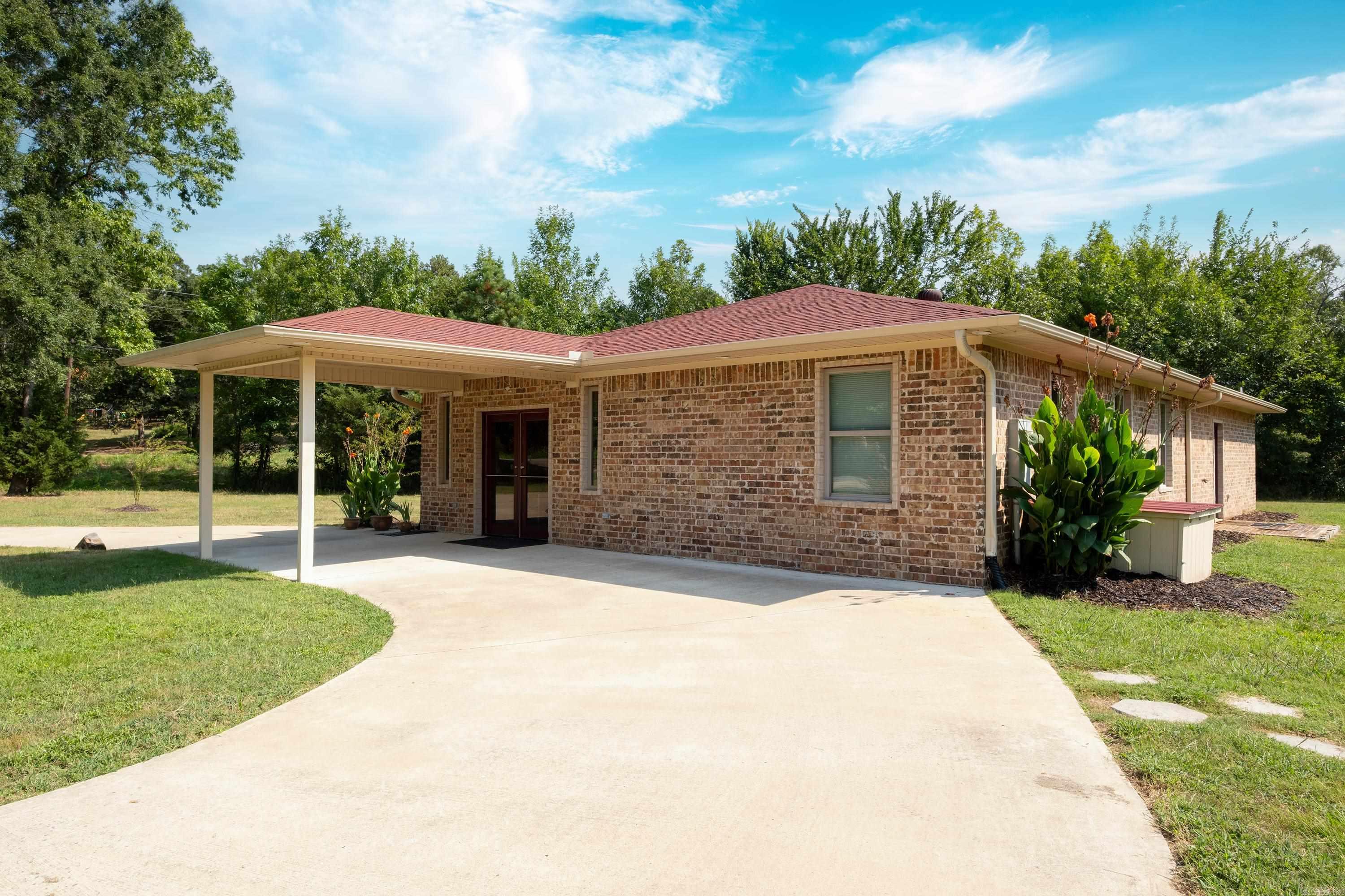 18708  Johns  Roland, AR
