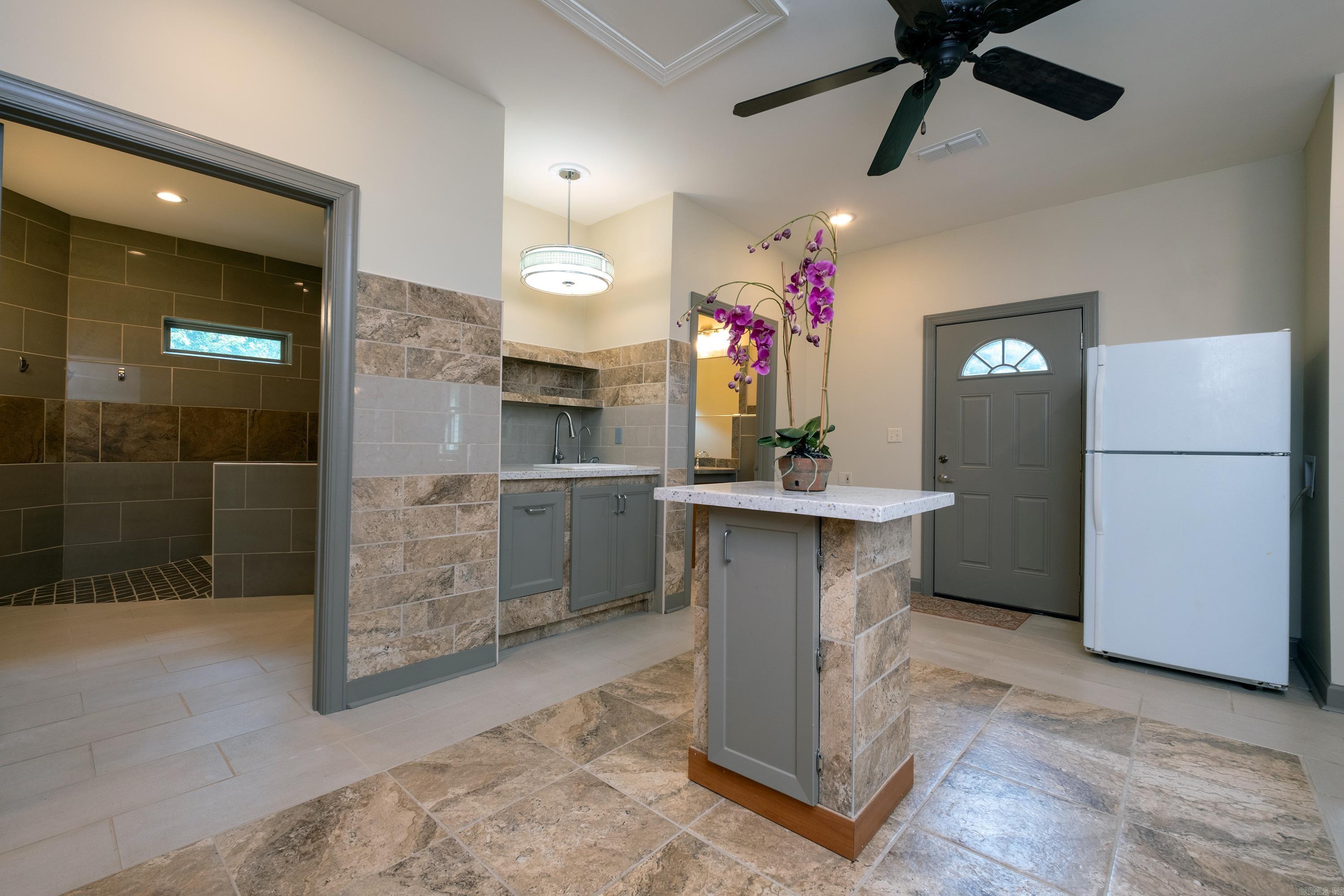 18708  Johns  Roland, AR