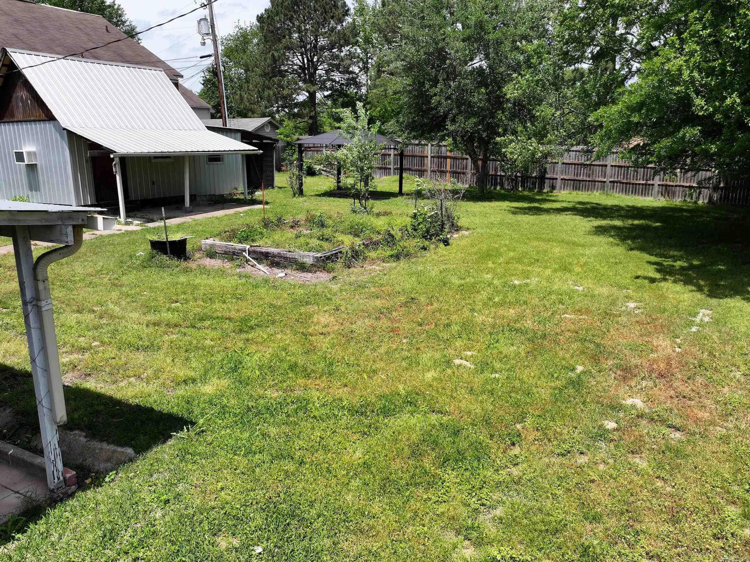 616 E Broadway  Glenwood, AR