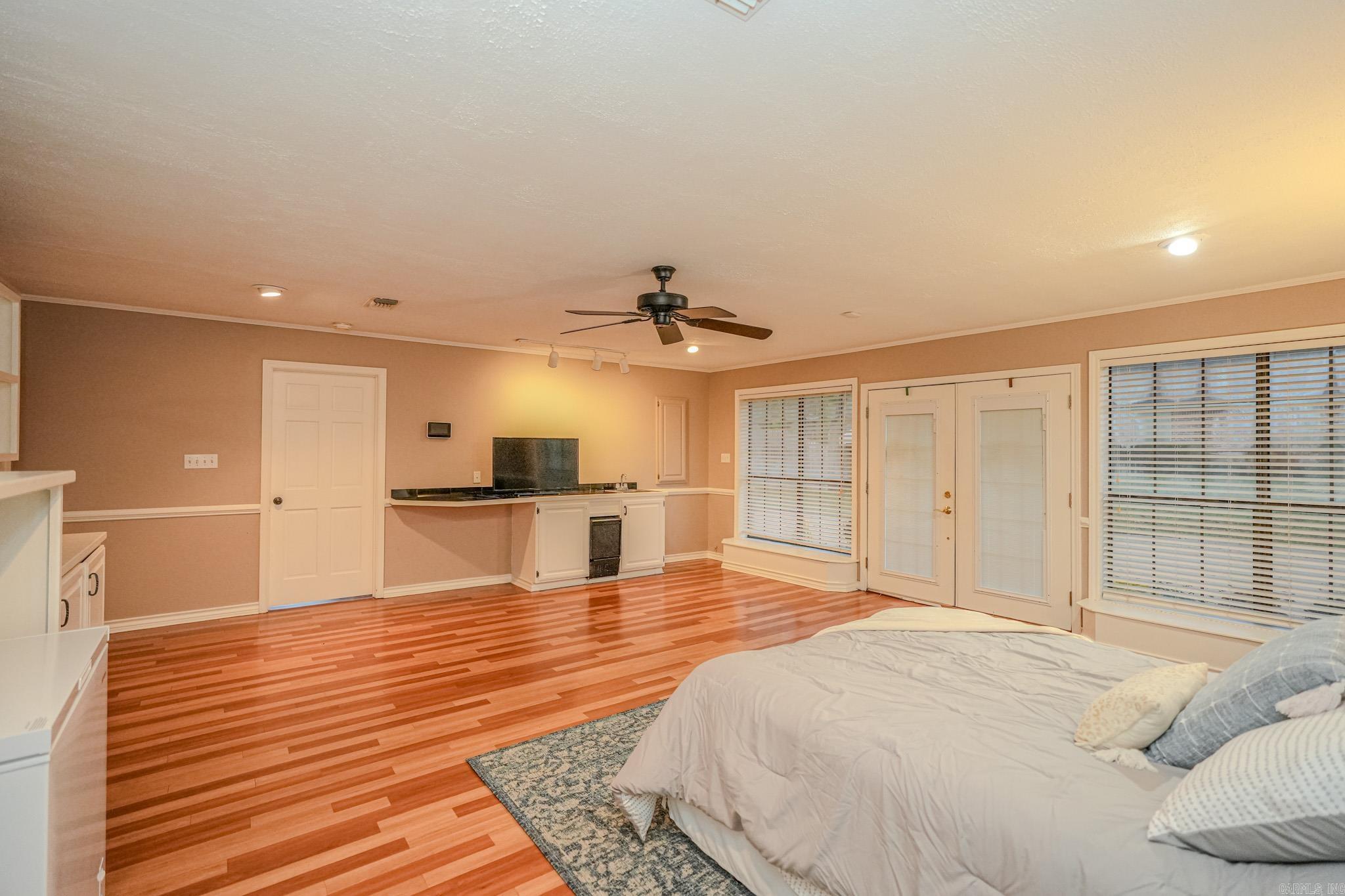6301  Pecan Cove  Texarkana, TX