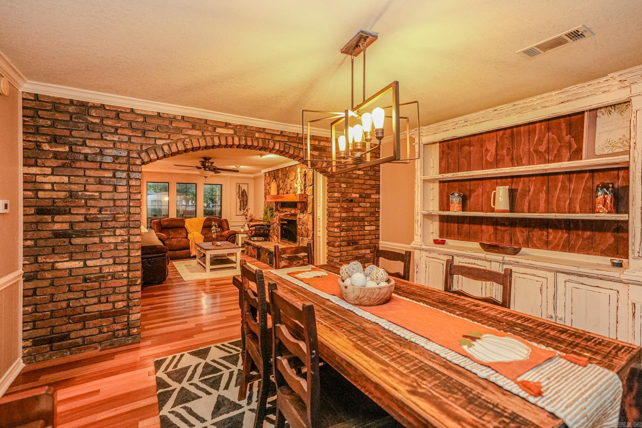 6301  Pecan Cove  Texarkana, TX