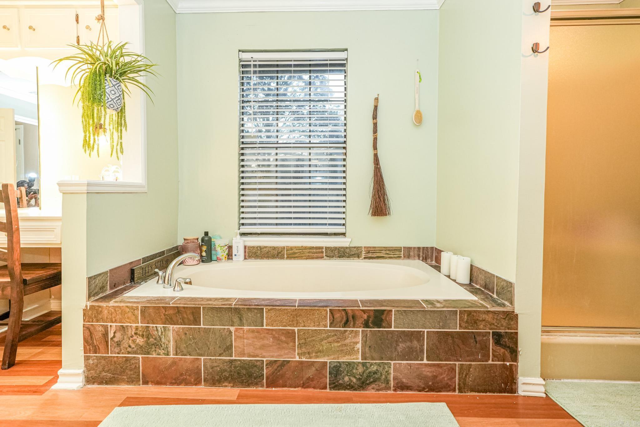 6301  Pecan Cove  Texarkana, TX