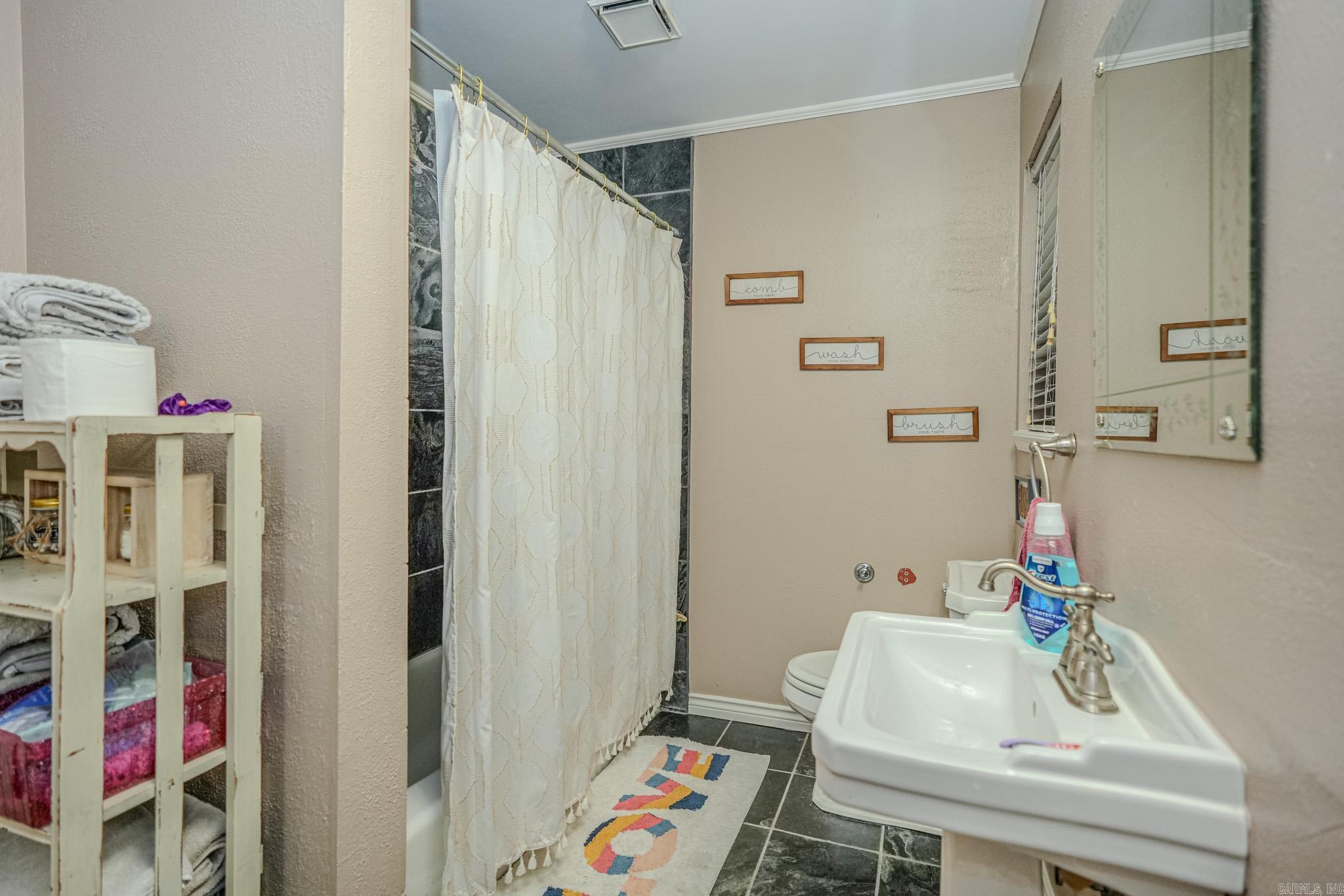 6301  Pecan Cove  Texarkana, TX