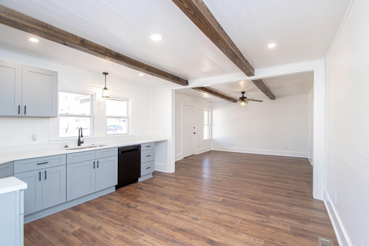 5404 E Sardis Road  Hensley, AR