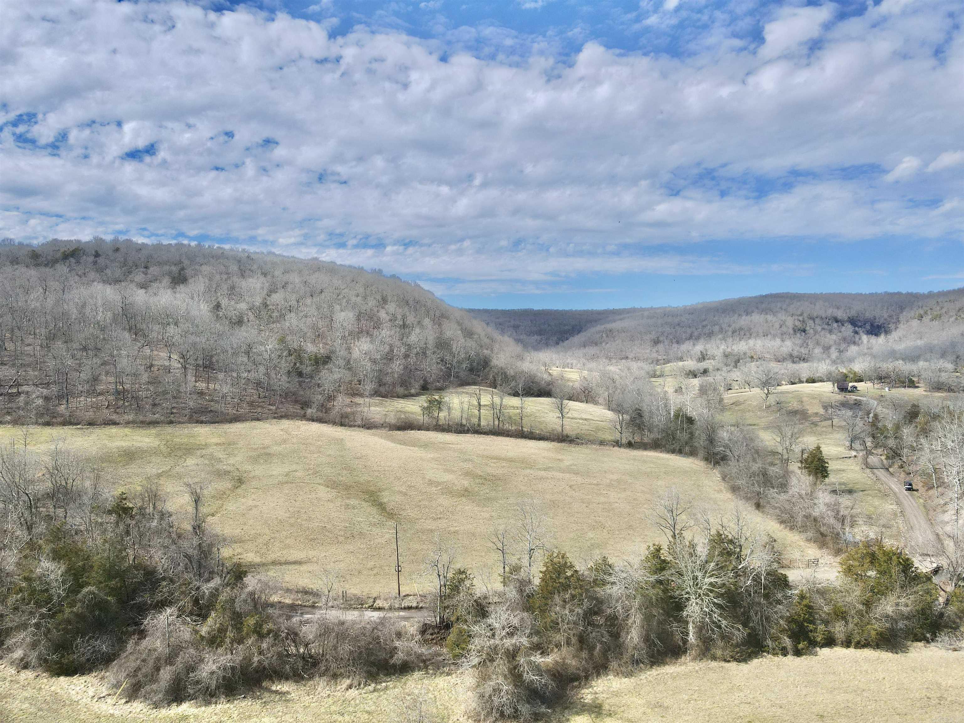 3894  Begley Creek Rd.  Leslie, AR