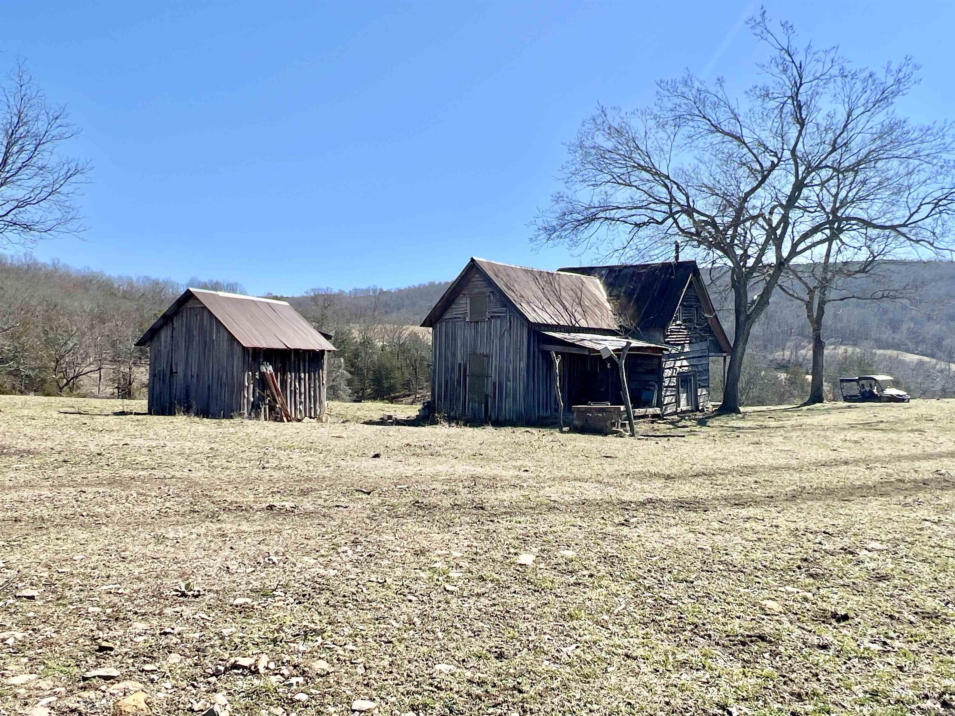 3894  Begley Creek Rd.  Leslie, AR