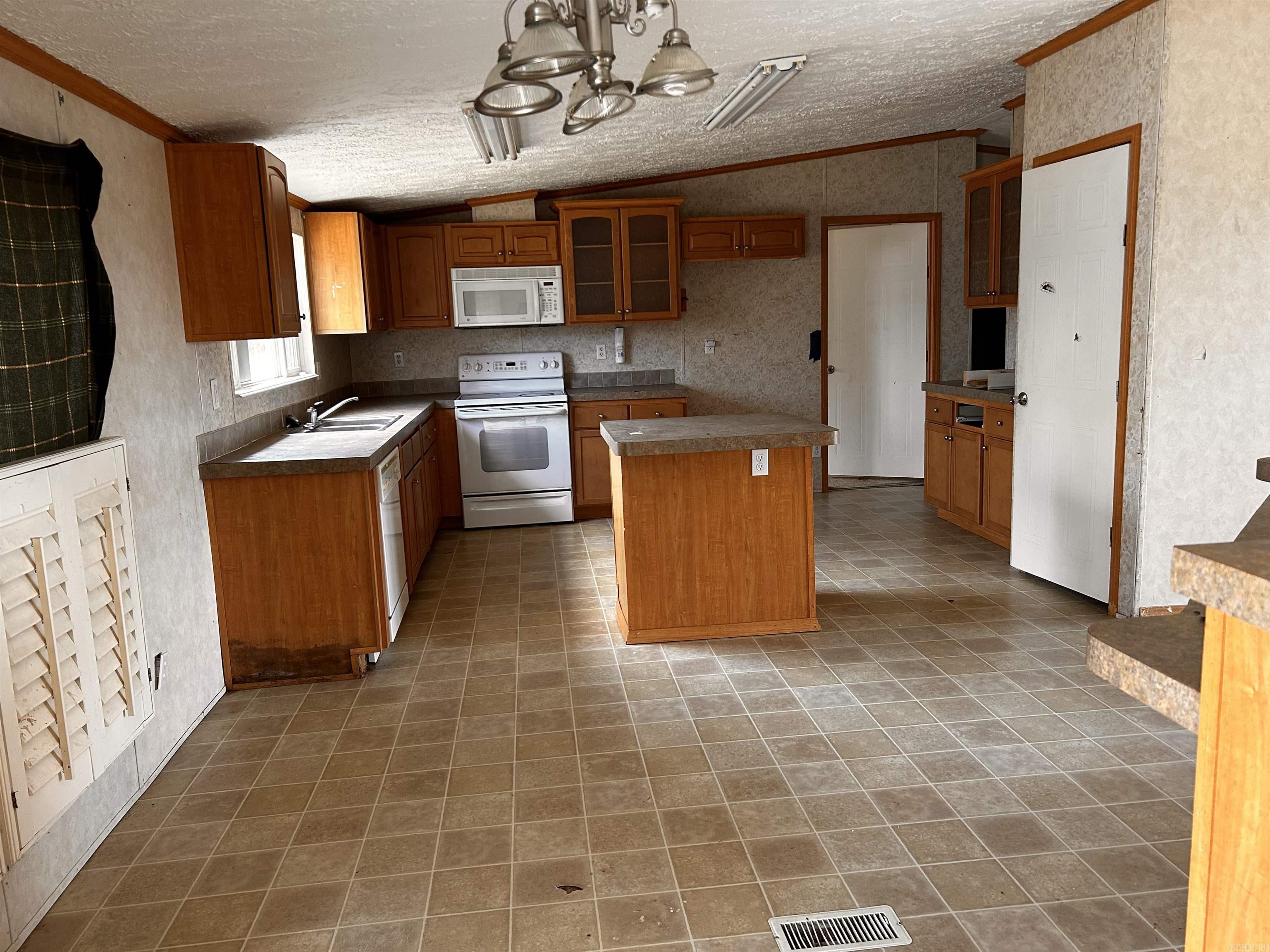 2249  MC 5036  Yellville, AR
