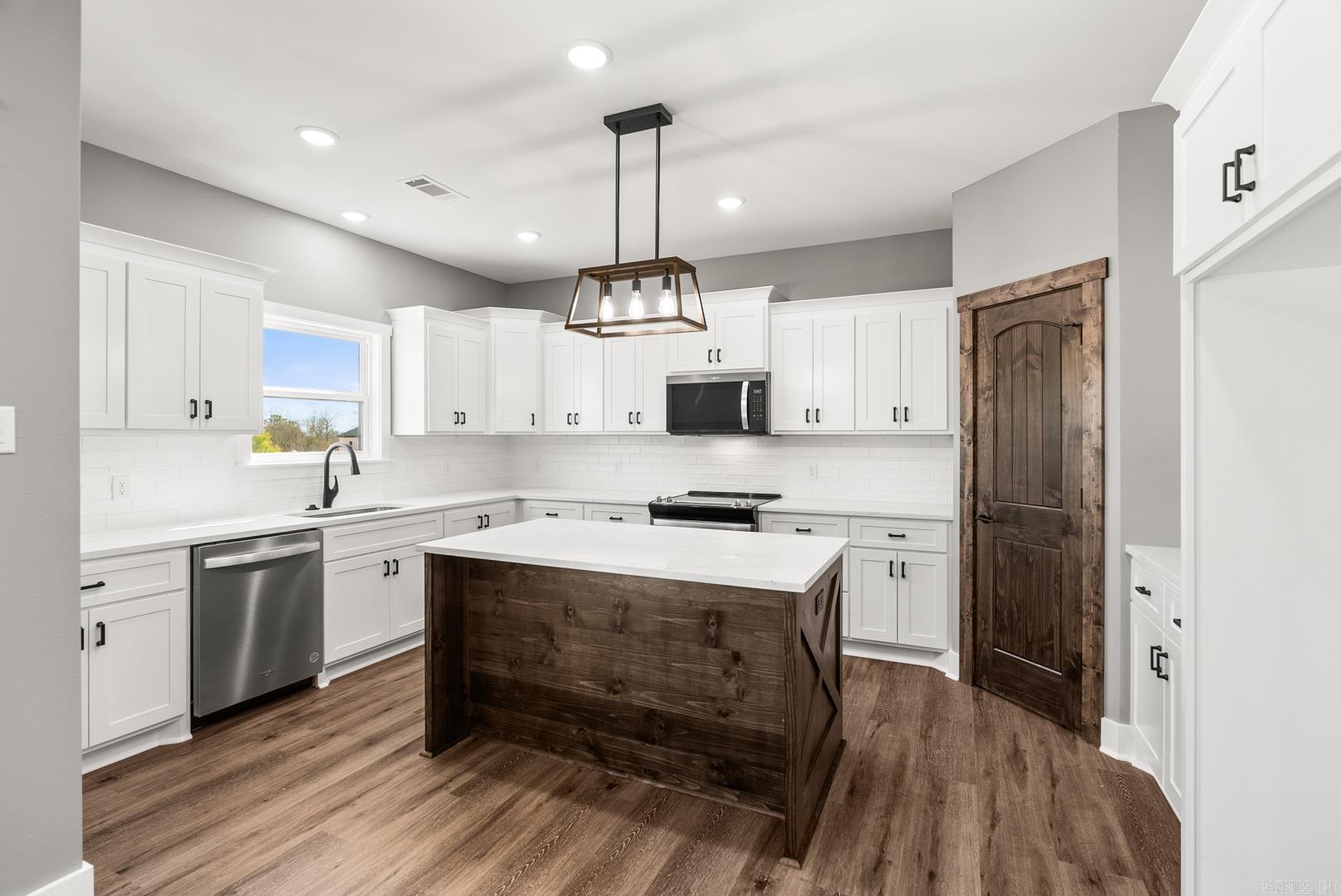 14 High Point Drive Greenbrier, AR 72058