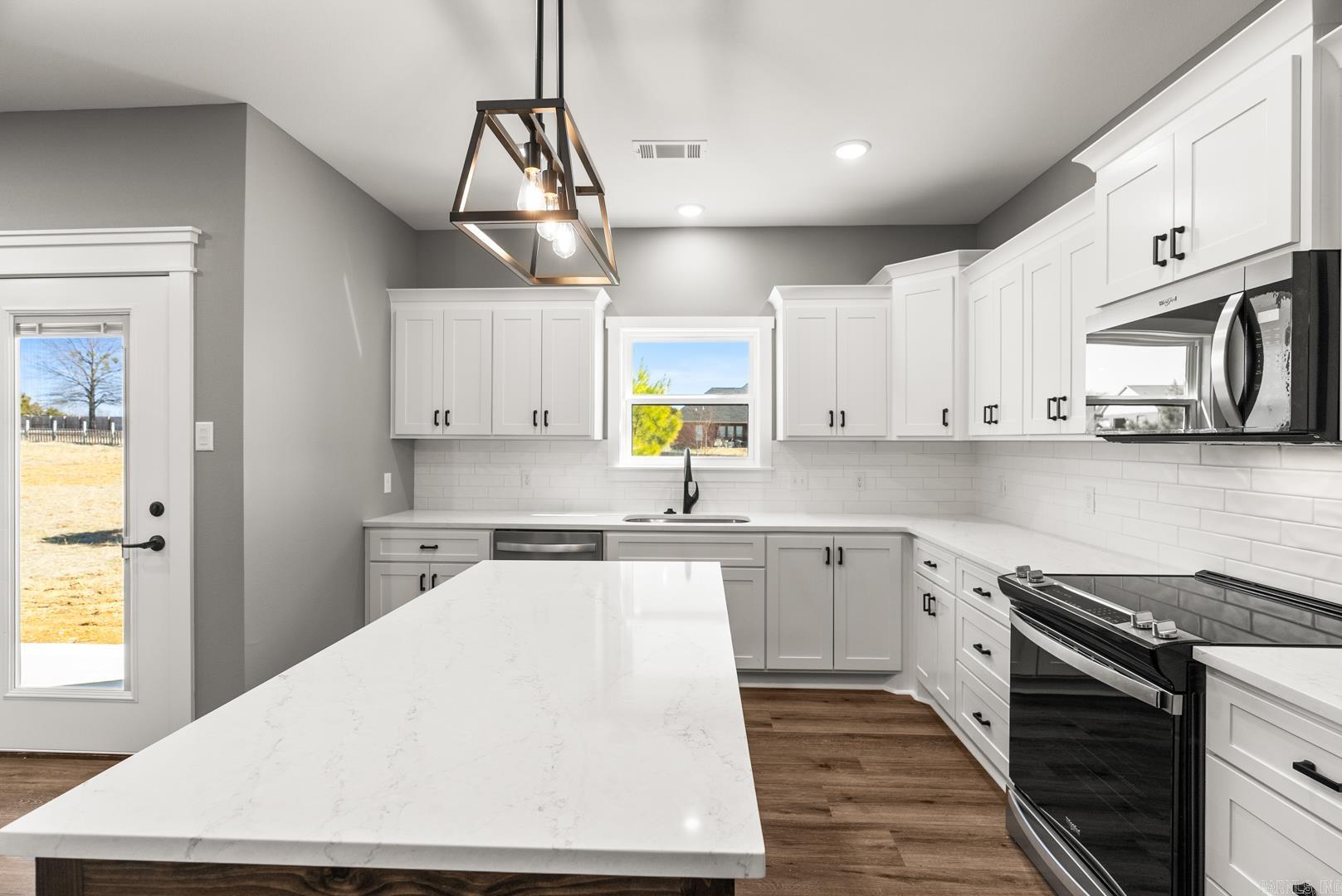 14 High Point Drive Greenbrier, AR 72058