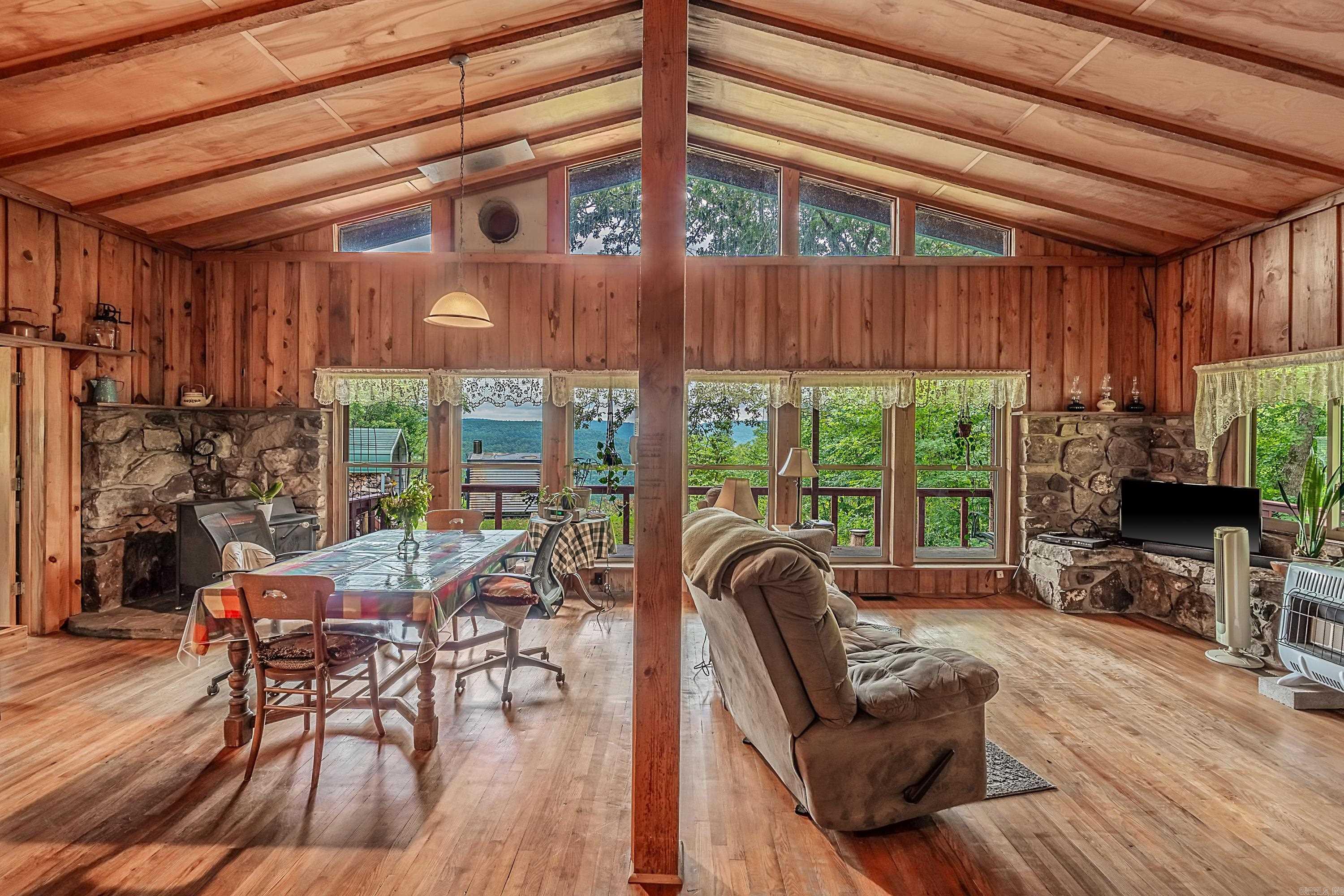 279  Candy  Clinton, AR
