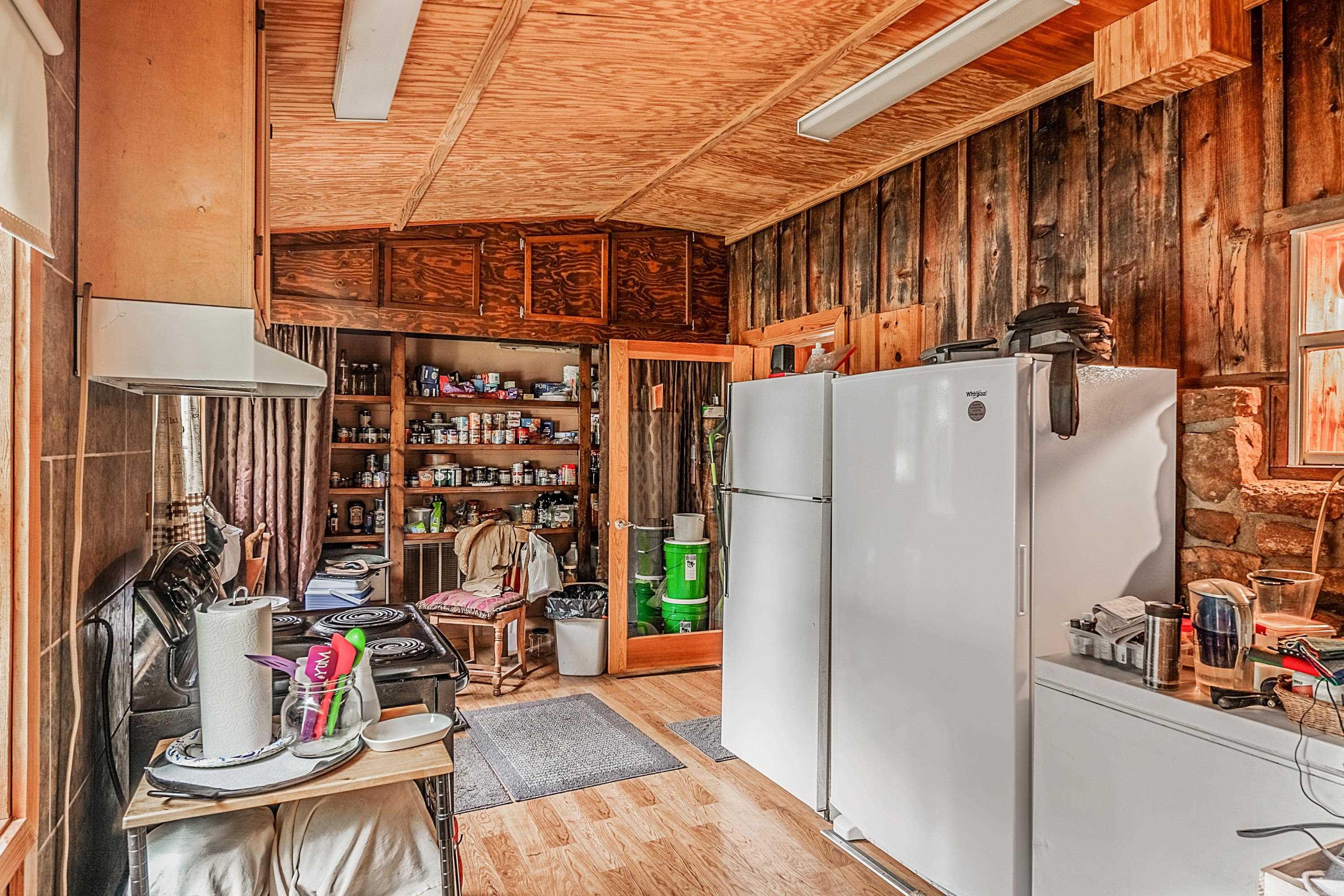 279  Candy  Clinton, AR