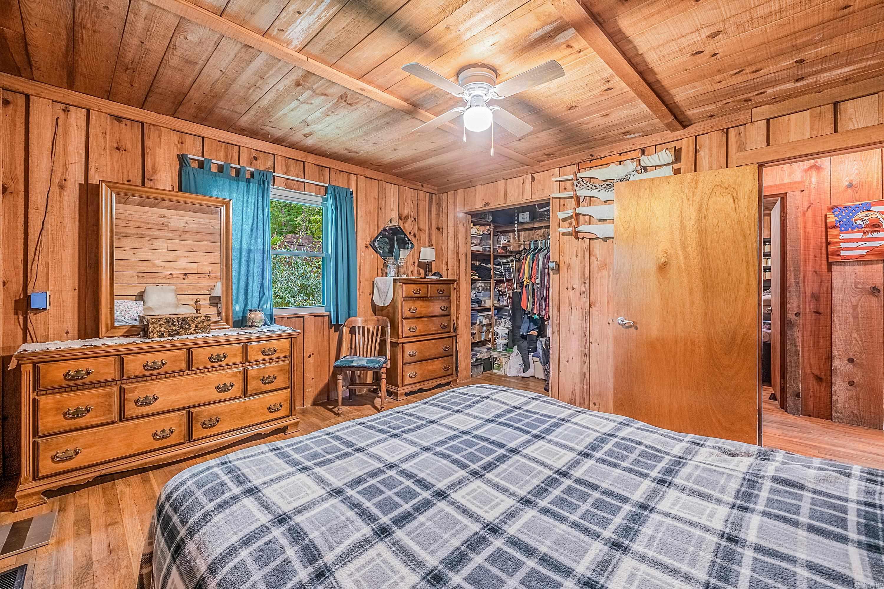 279  Candy  Clinton, AR