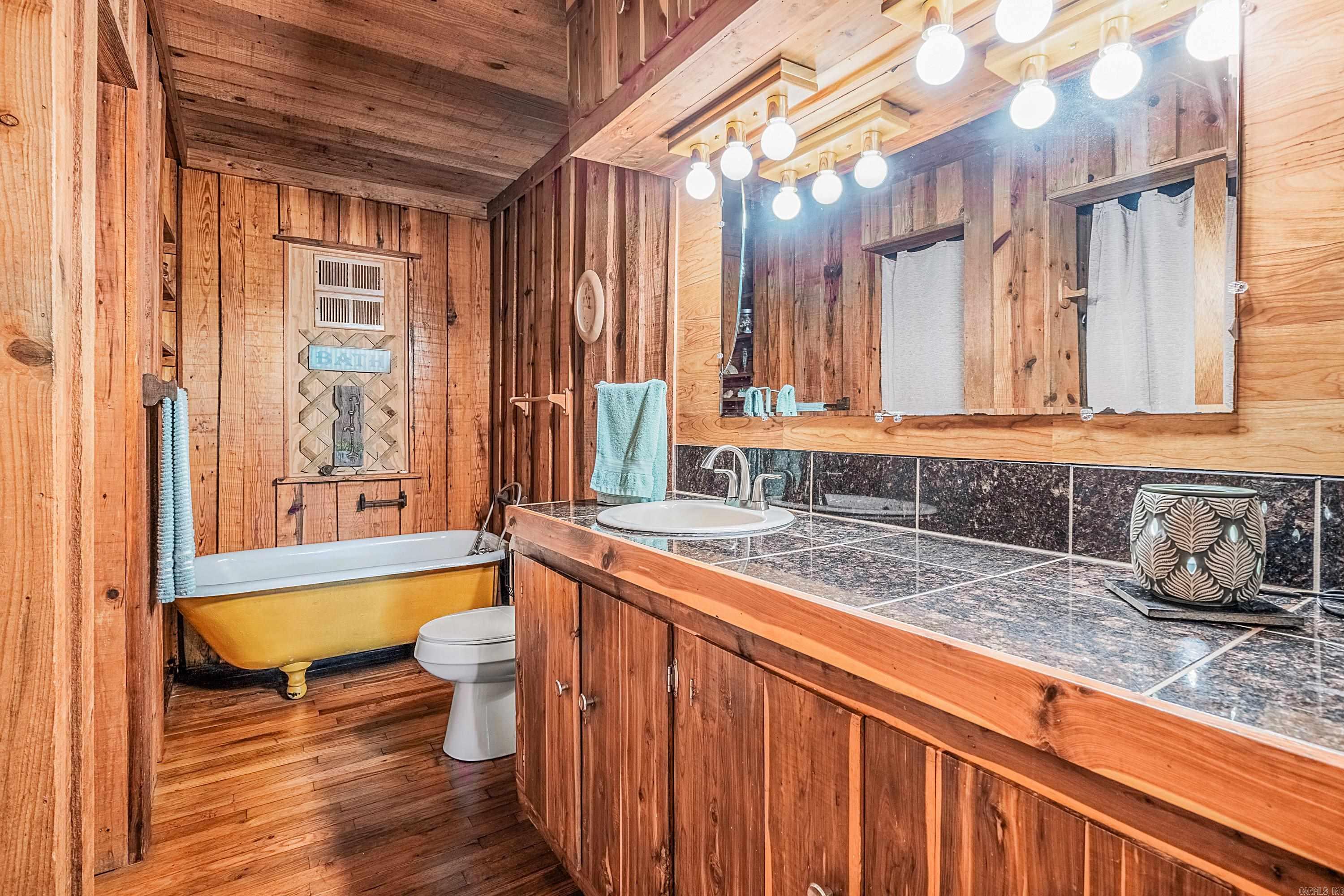 279  Candy  Clinton, AR