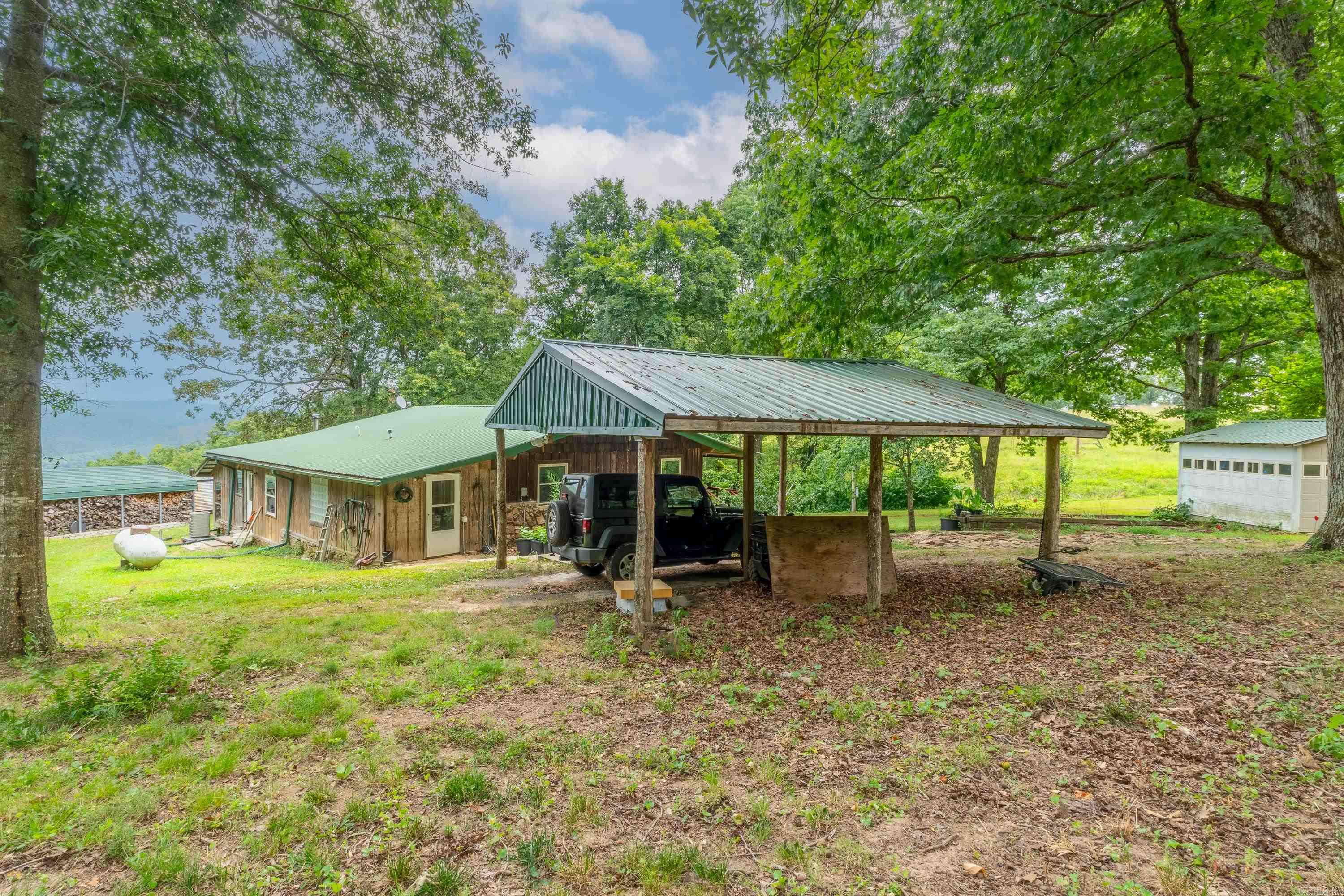 279  Candy  Clinton, AR