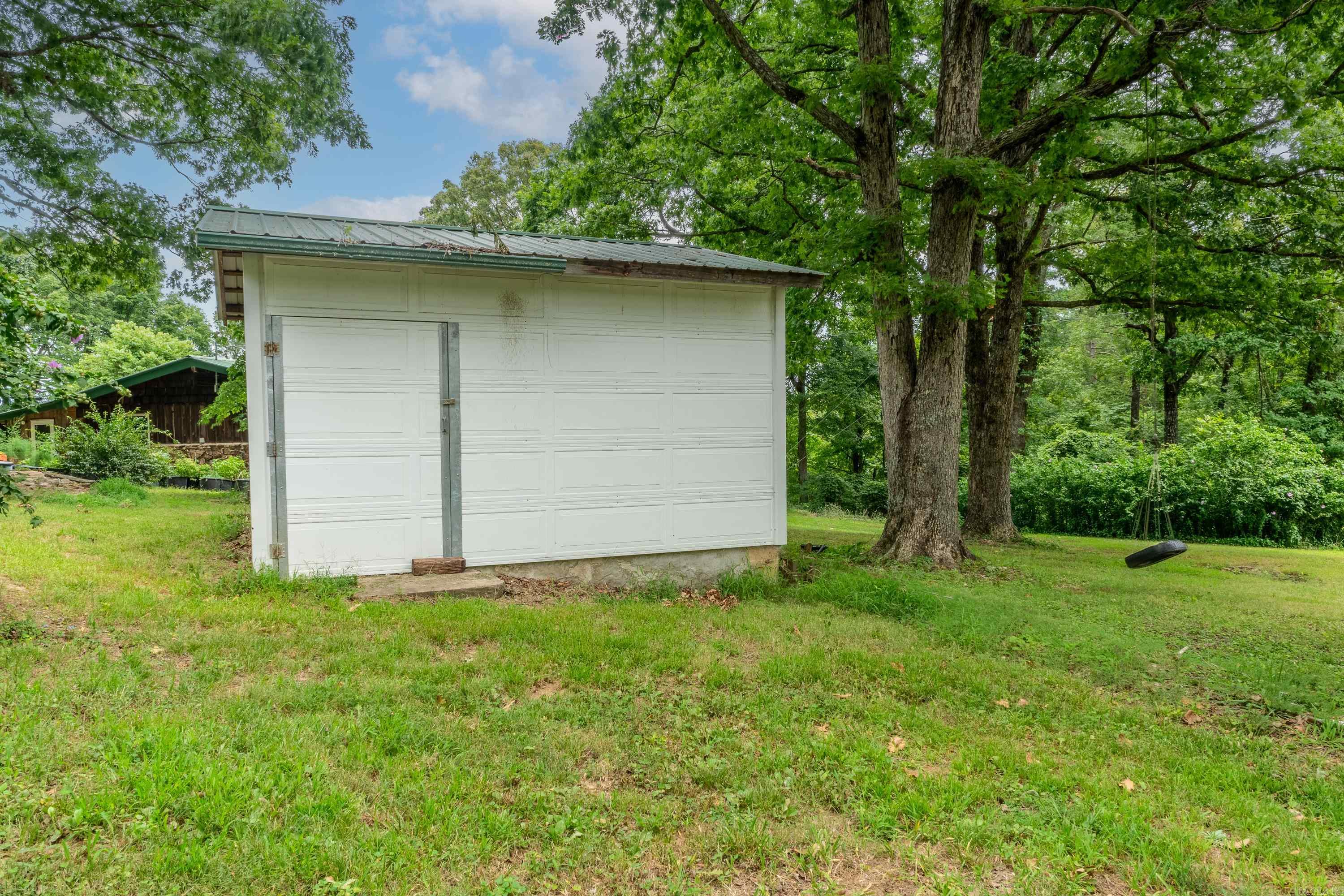 279  Candy  Clinton, AR