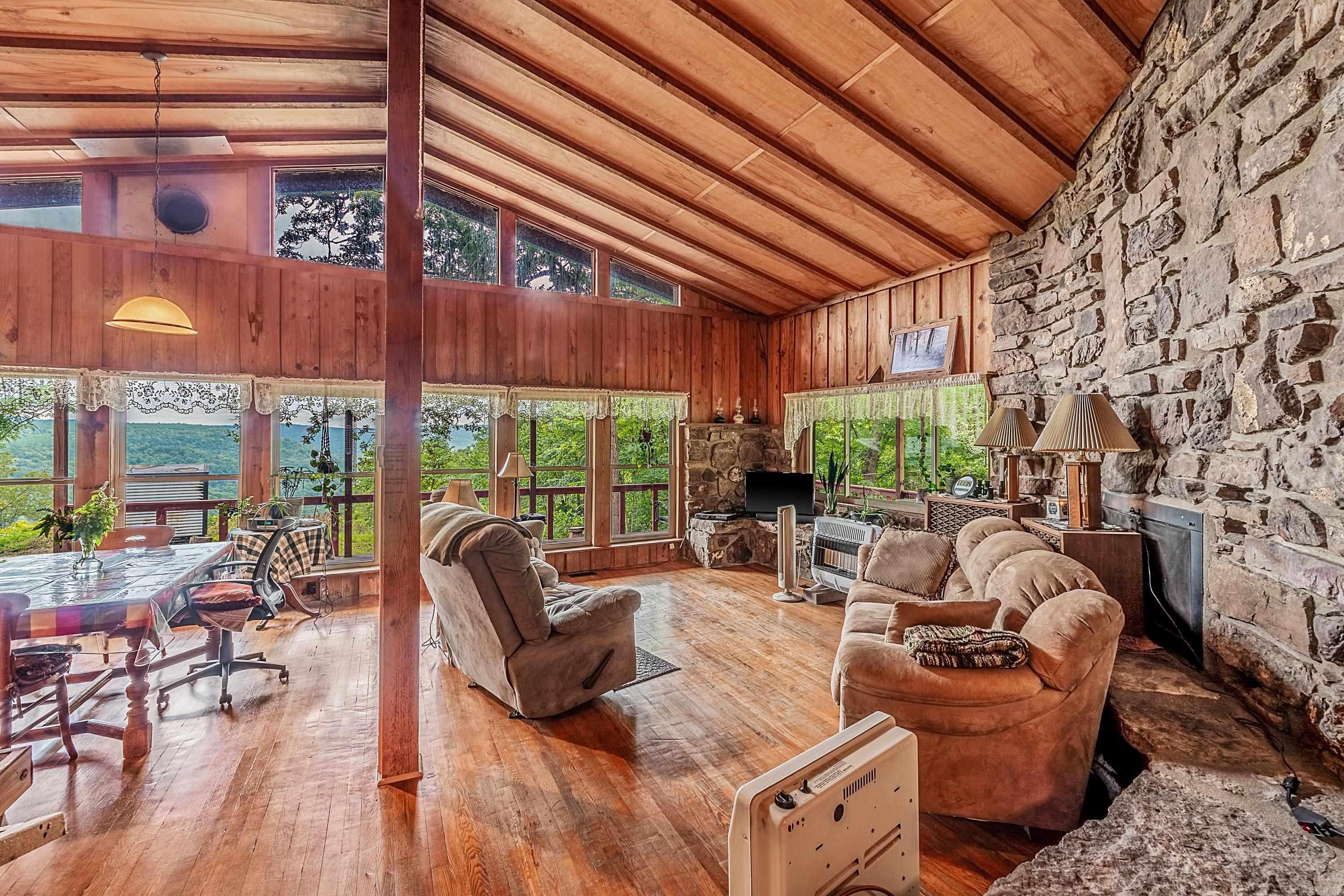 279  Candy  Clinton, AR