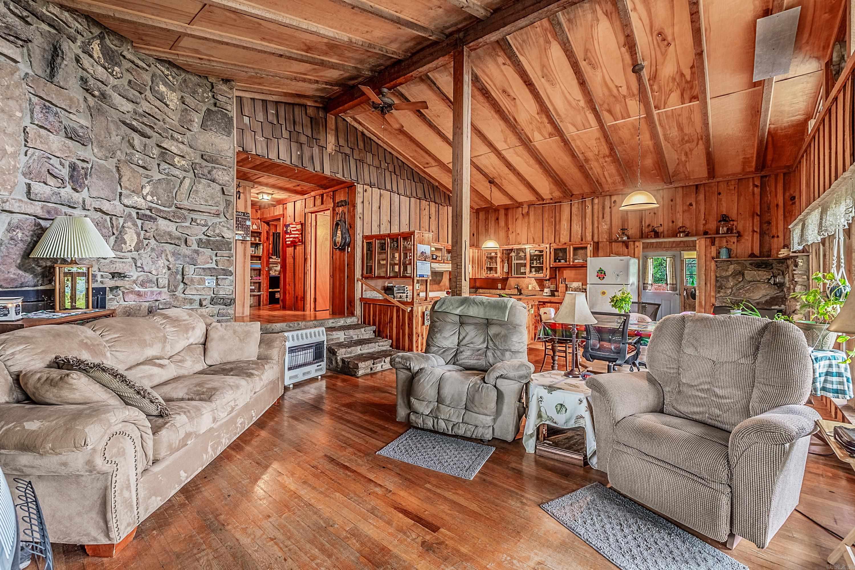 279  Candy  Clinton, AR
