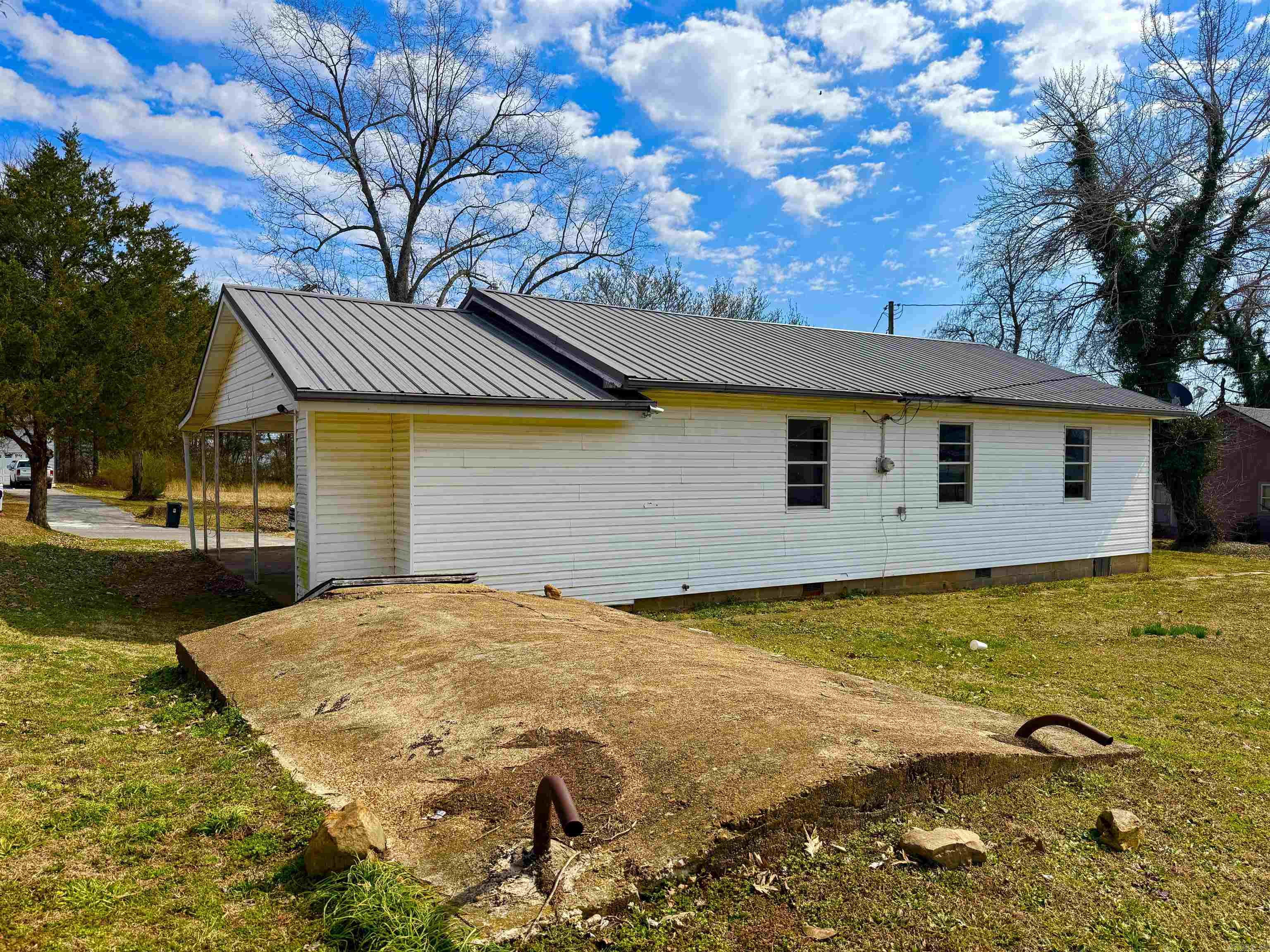 76  Spring  Melbourne, AR