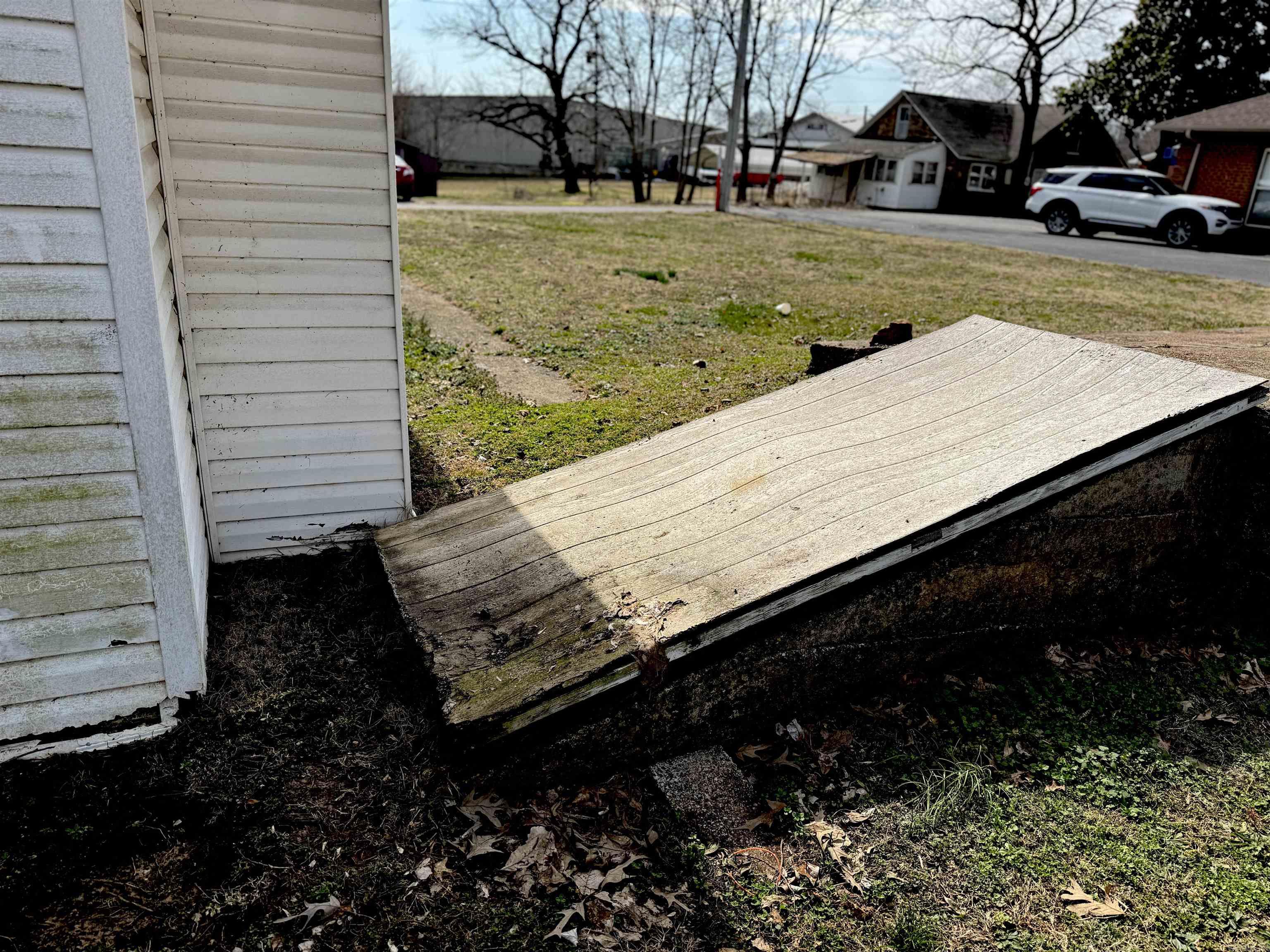 76  Spring  Melbourne, AR