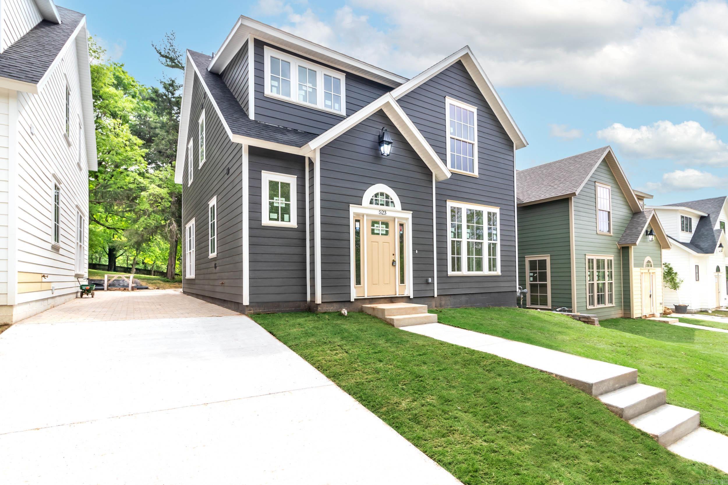 523 E Spring  Fayetteville, AR