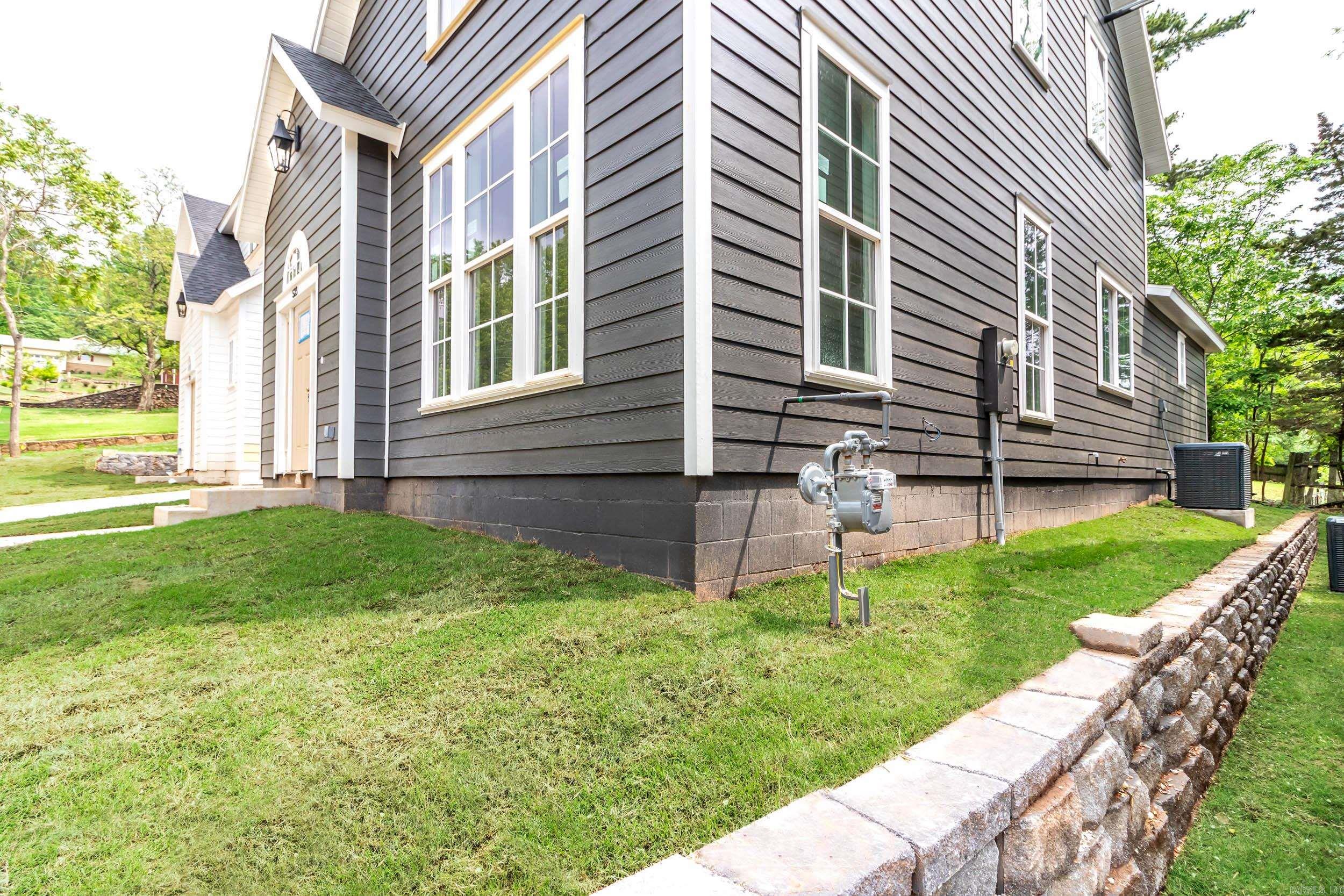 523 E Spring  Fayetteville, AR