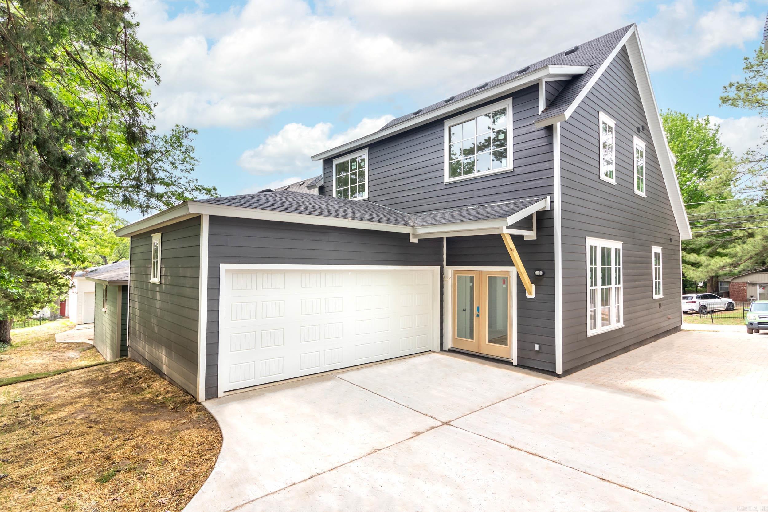523 E Spring  Fayetteville, AR