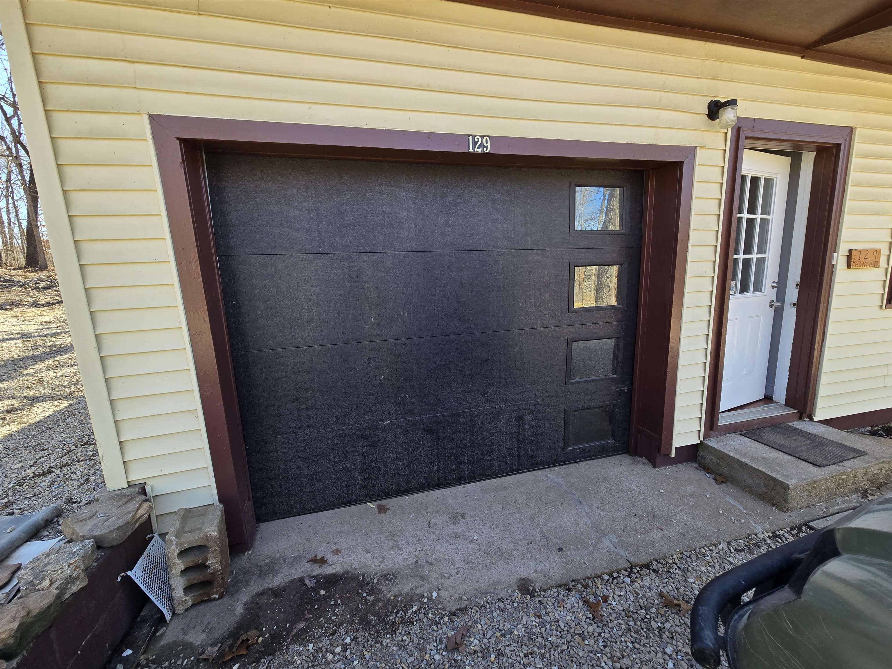 129  Frontier  Ozark Acres, AR