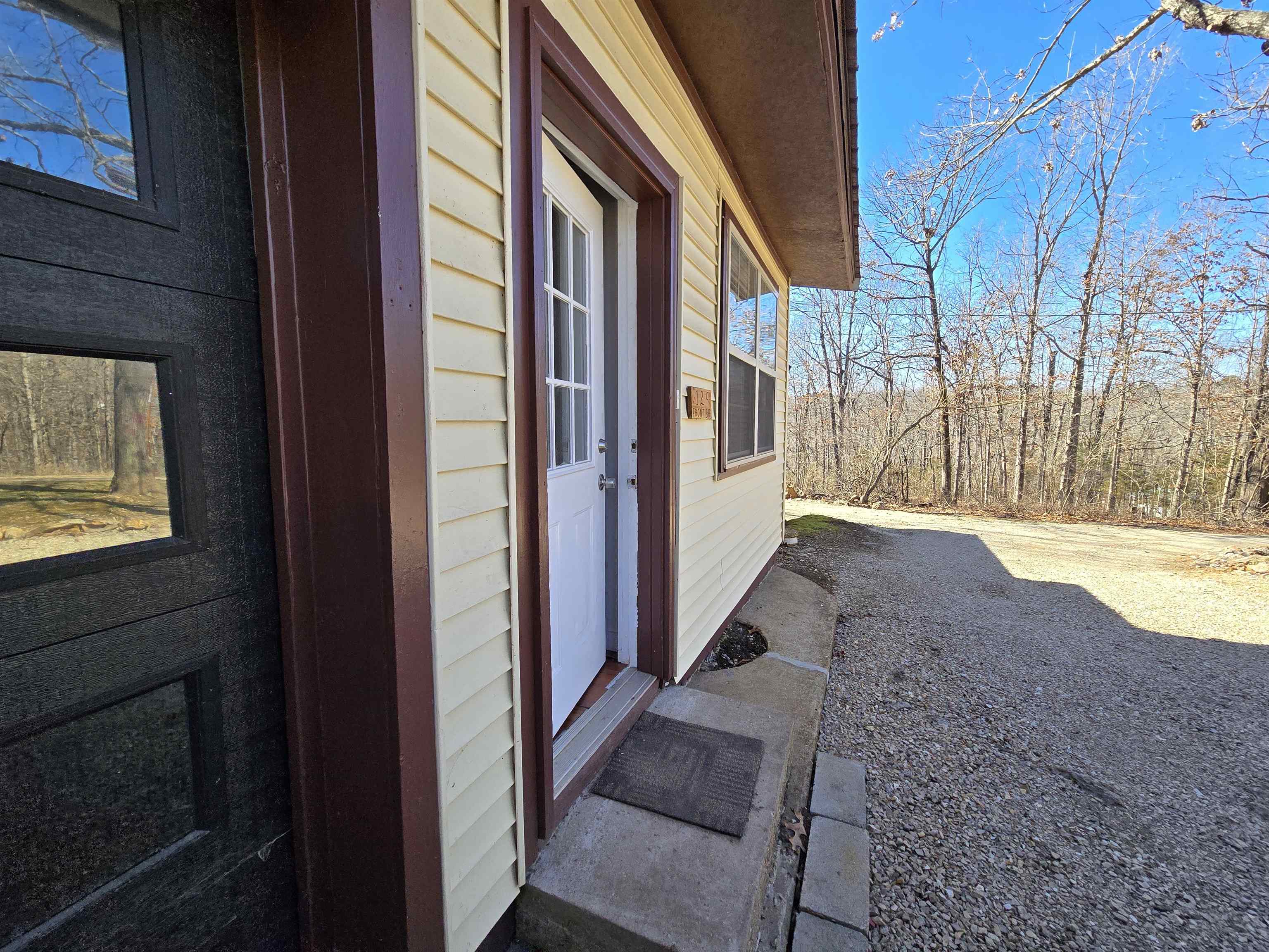 129  Frontier  Ozark Acres, AR