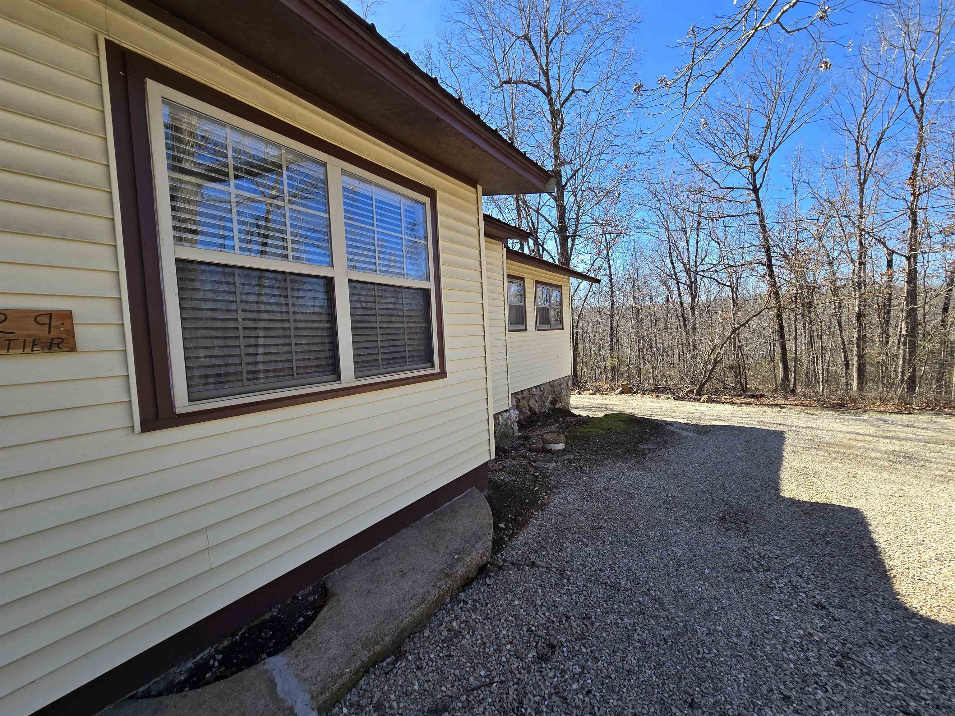129  Frontier  Ozark Acres, AR
