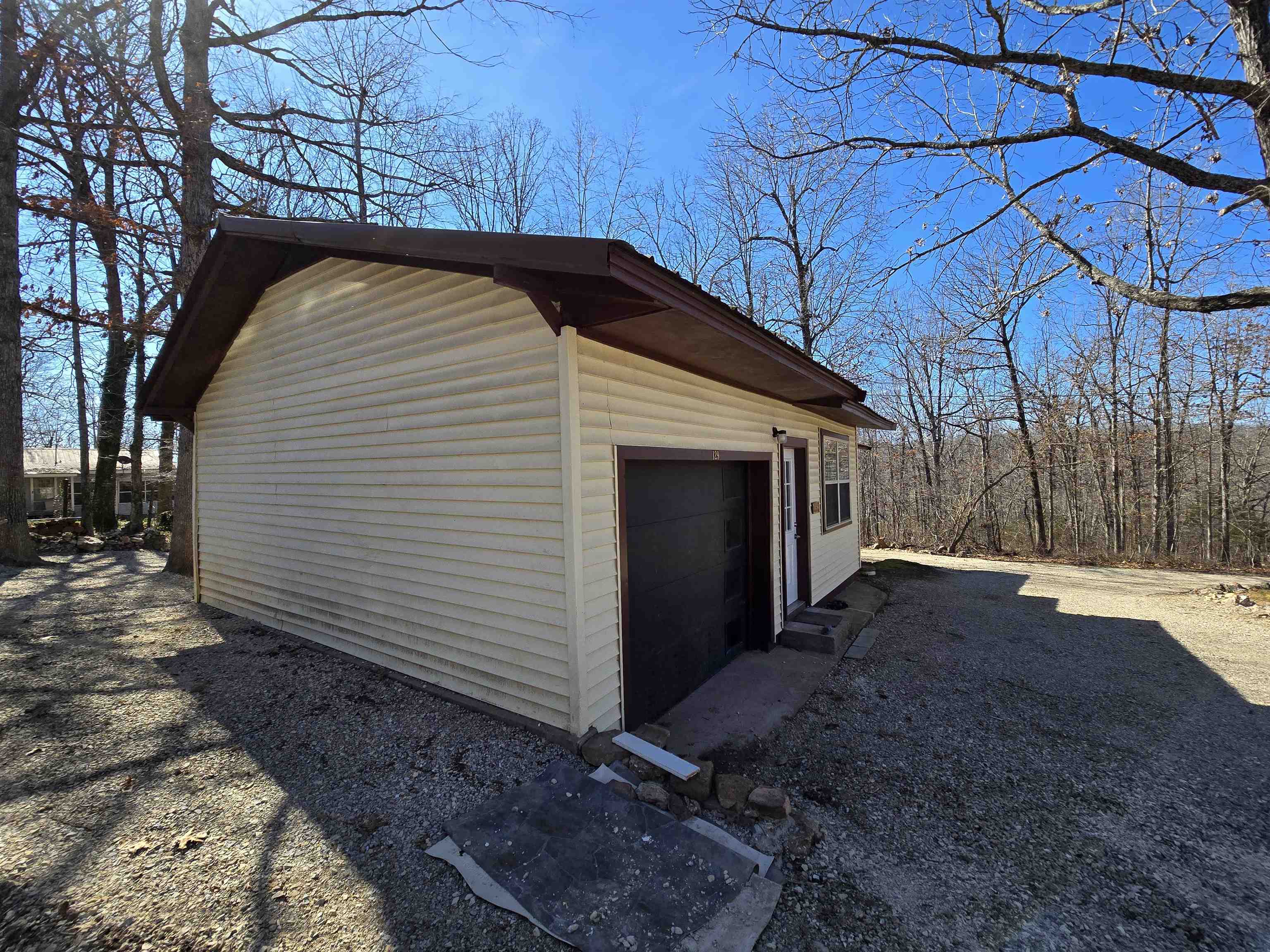 129  Frontier  Ozark Acres, AR